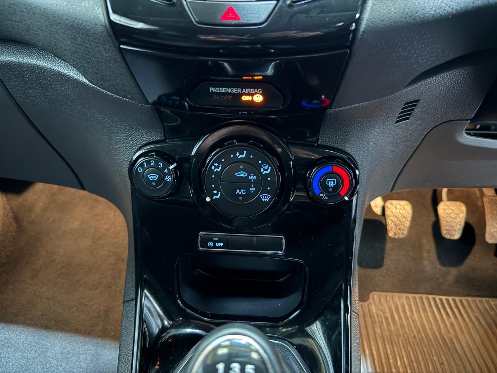 Ford Fiesta - Image 36