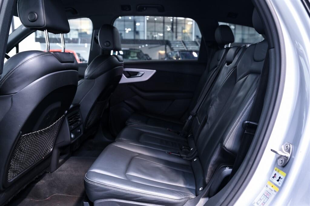Audi Q7 - Image 14