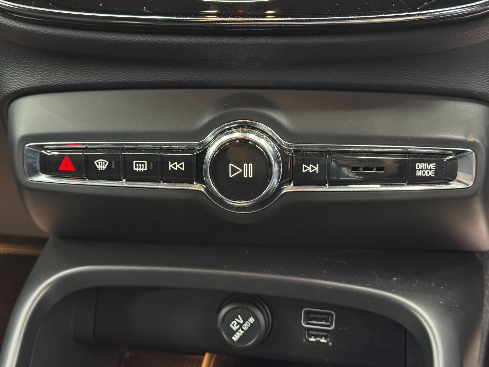 Volvo XC40 - Image 27