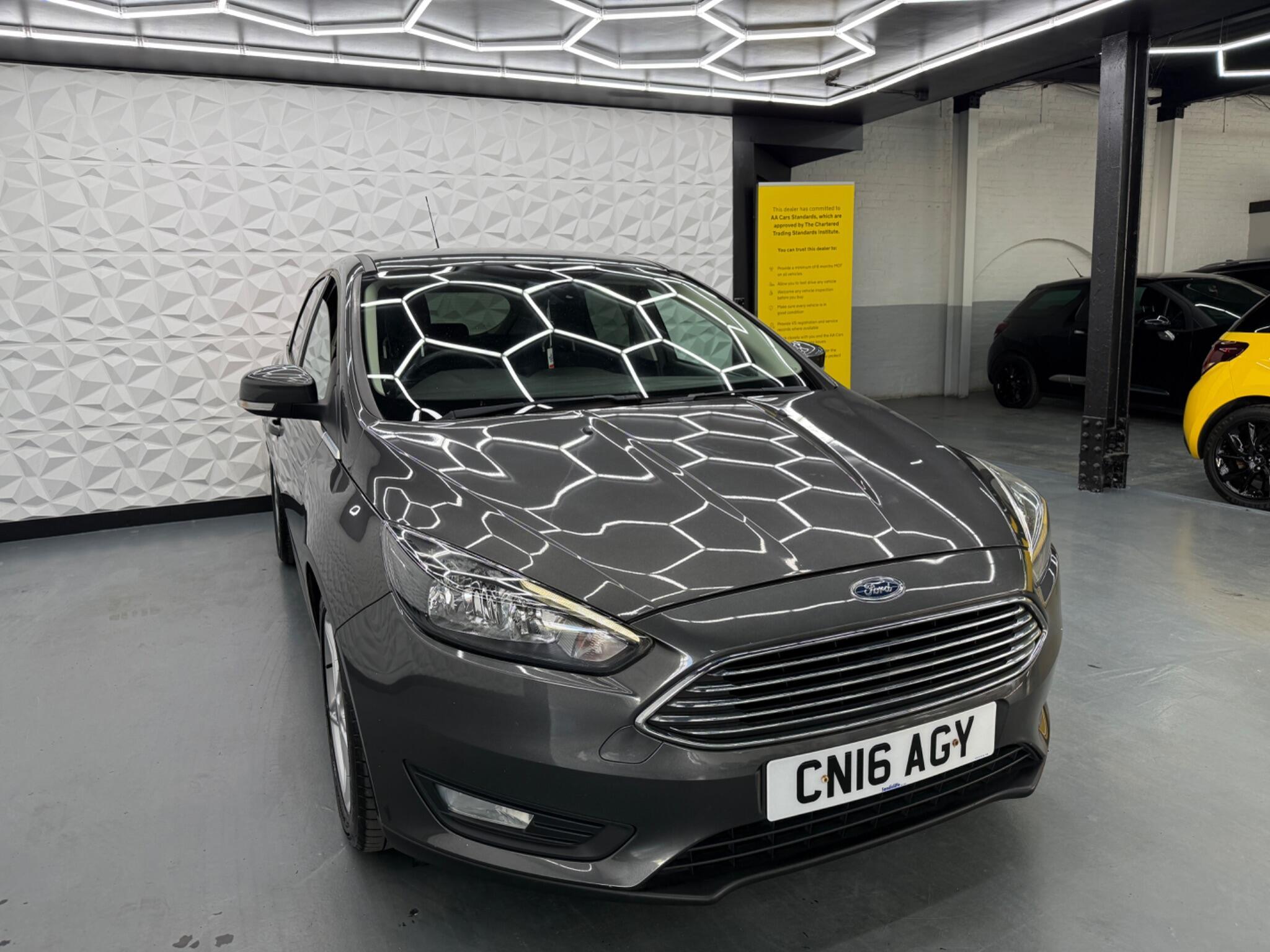 Ford Focus - Image 10
