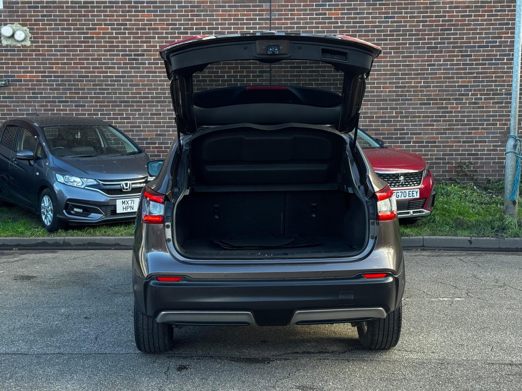 Nissan Qashqai - Image 19