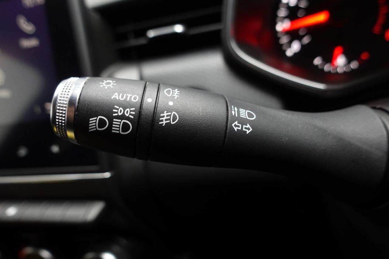 Renault Clio - Image 32