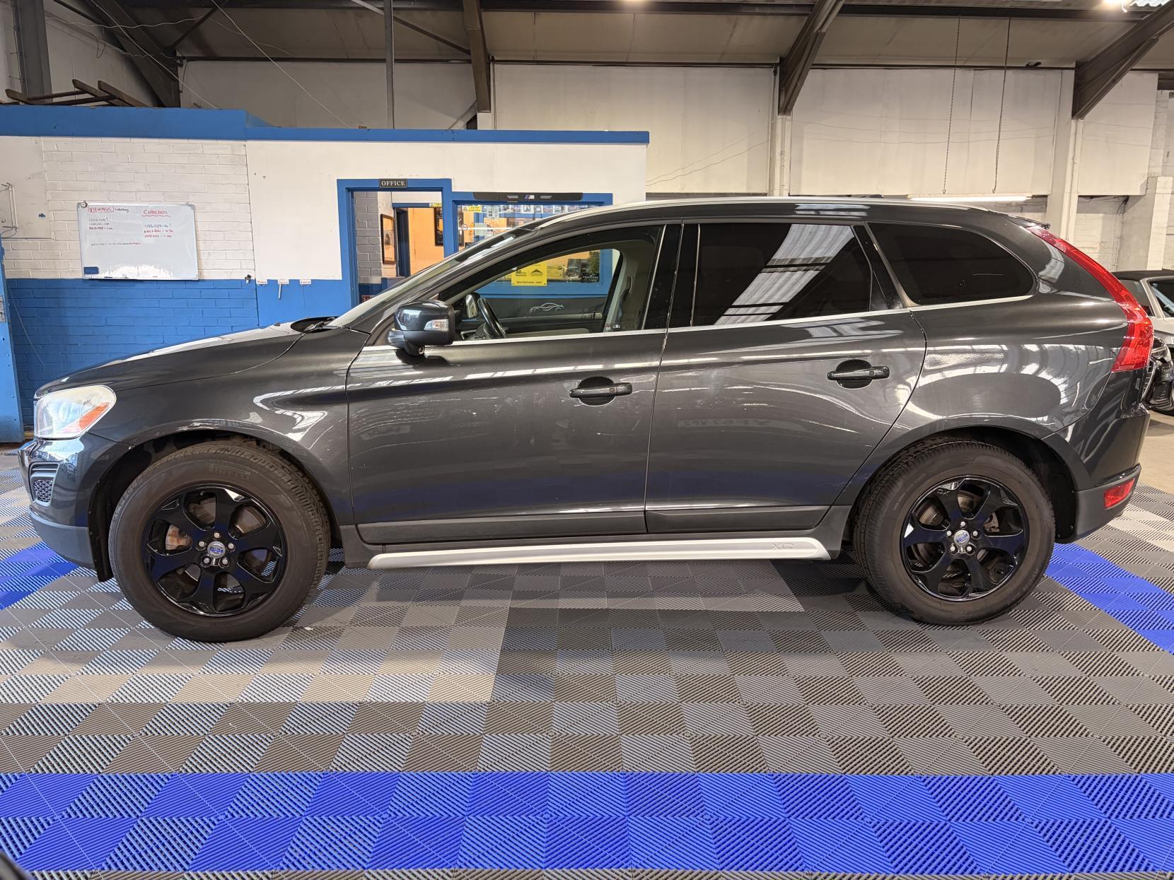 Volvo XC60 - Image 6