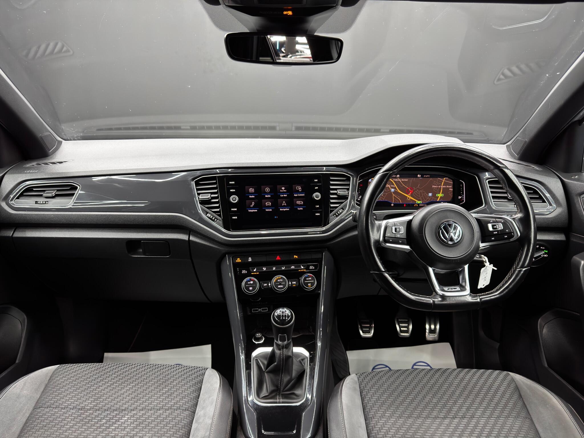 Volkswagen T-Roc - Image 10