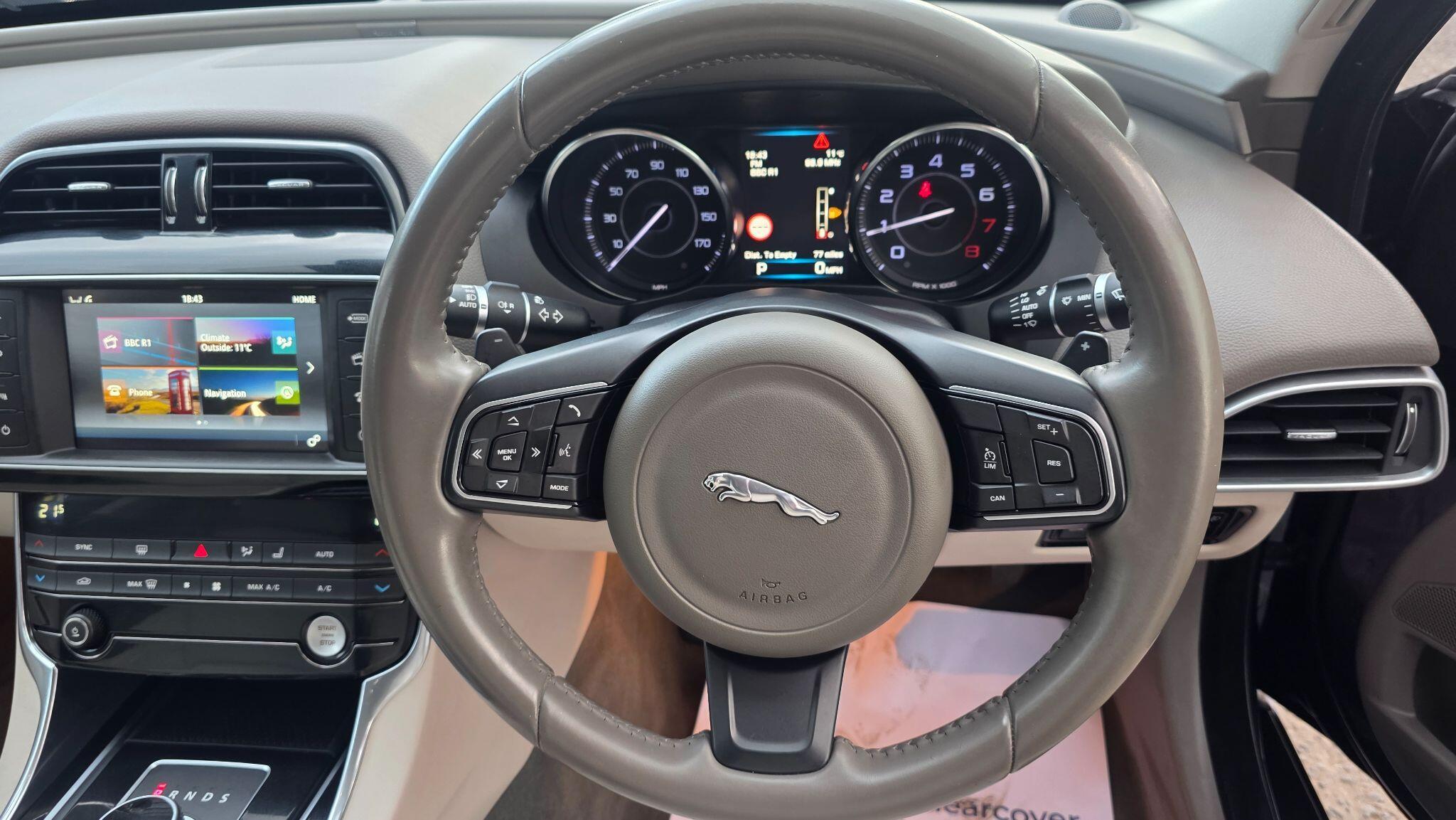 Jaguar XE - Image 24