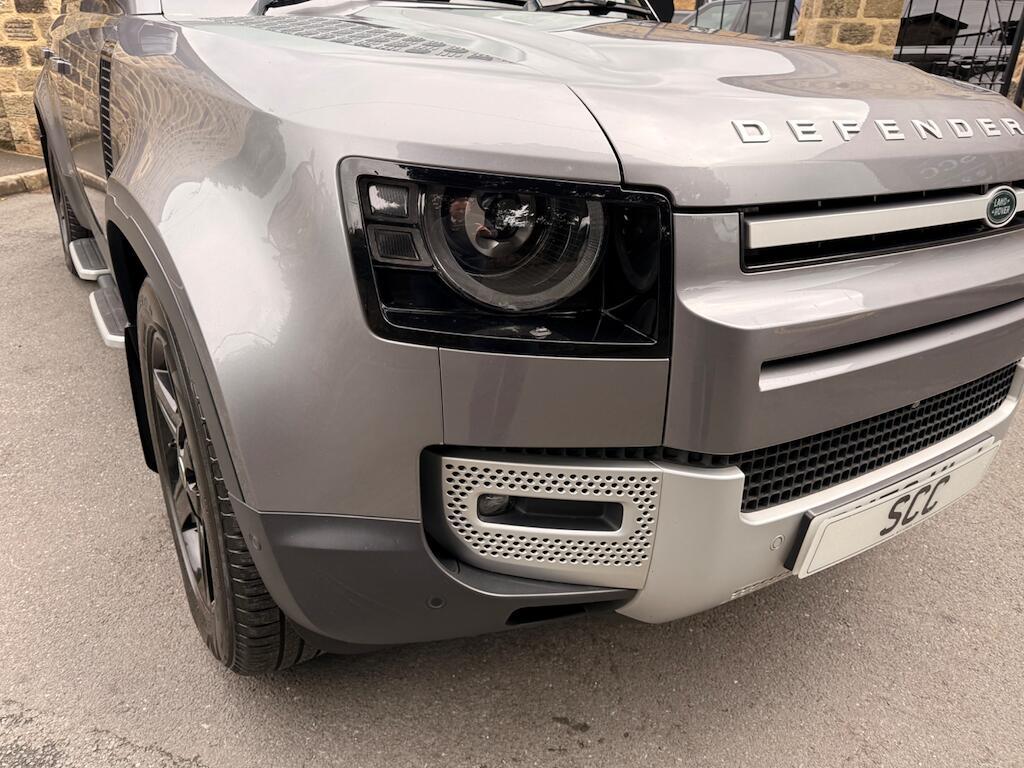Land Rover Defender 110 - Image 17