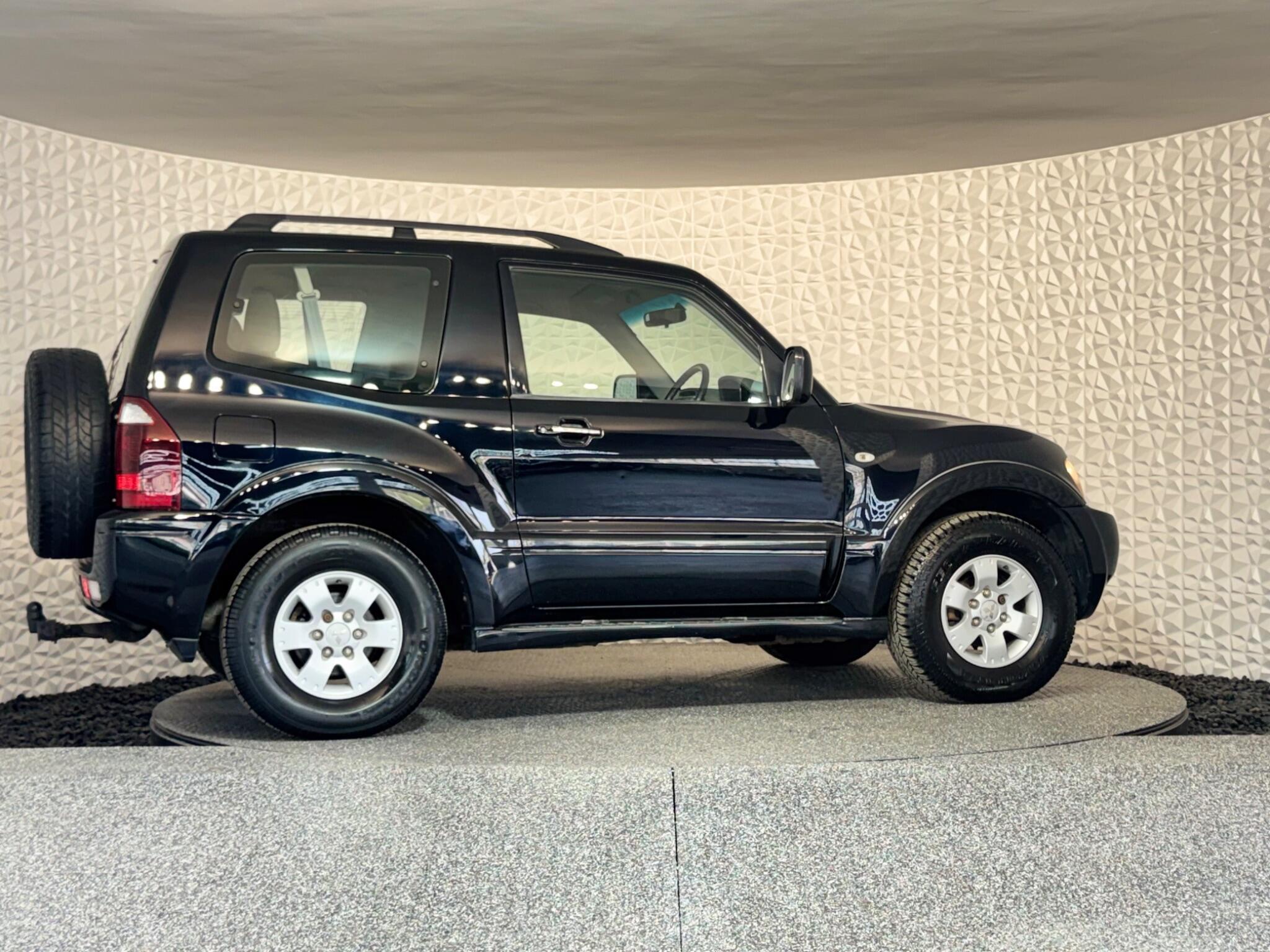 Mitsubishi Shogun - Image 7