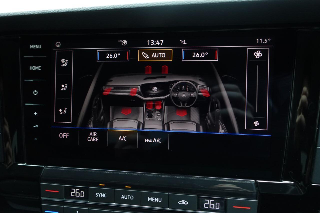 Volkswagen Touareg - Image 34