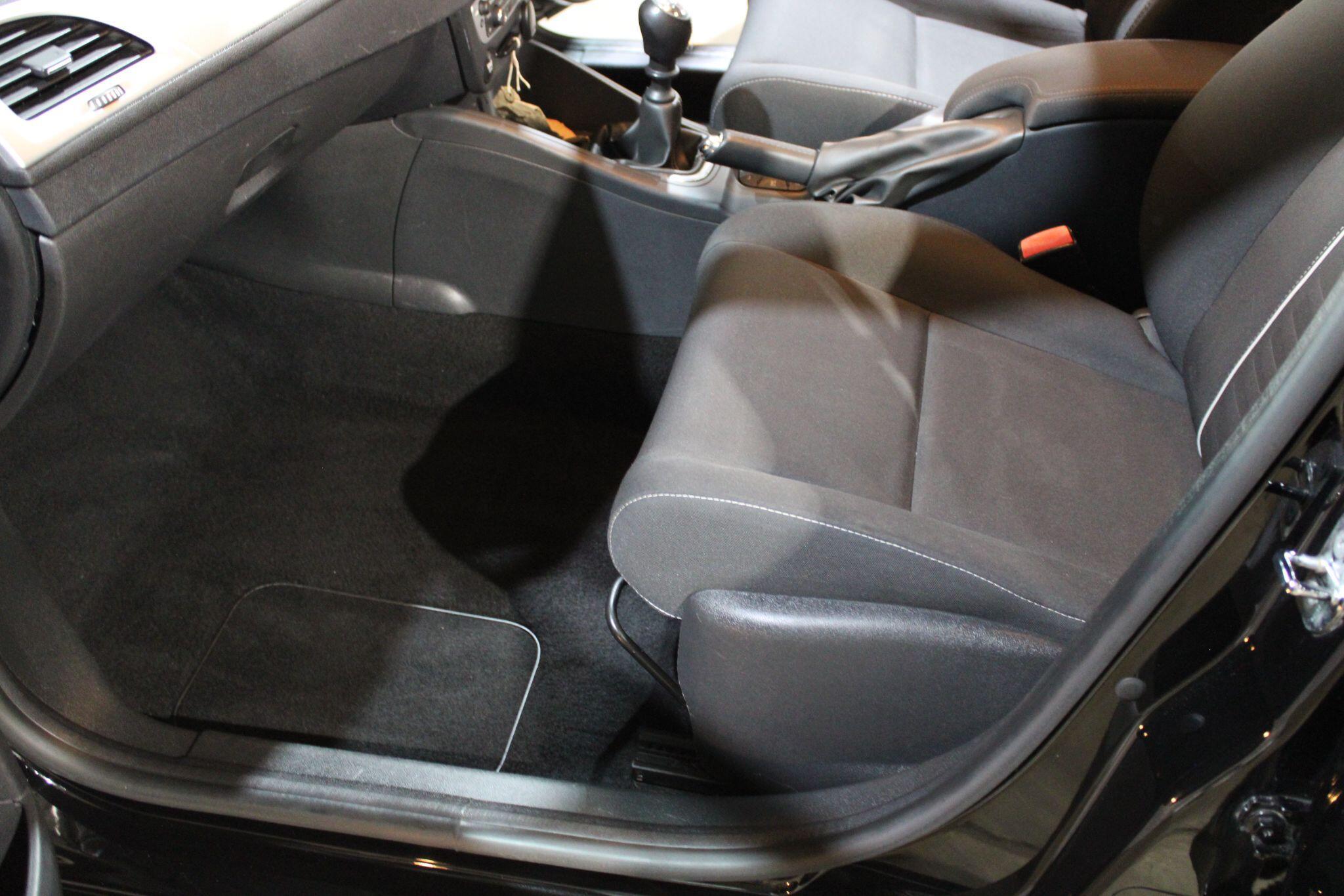 Renault Megane - Image 13
