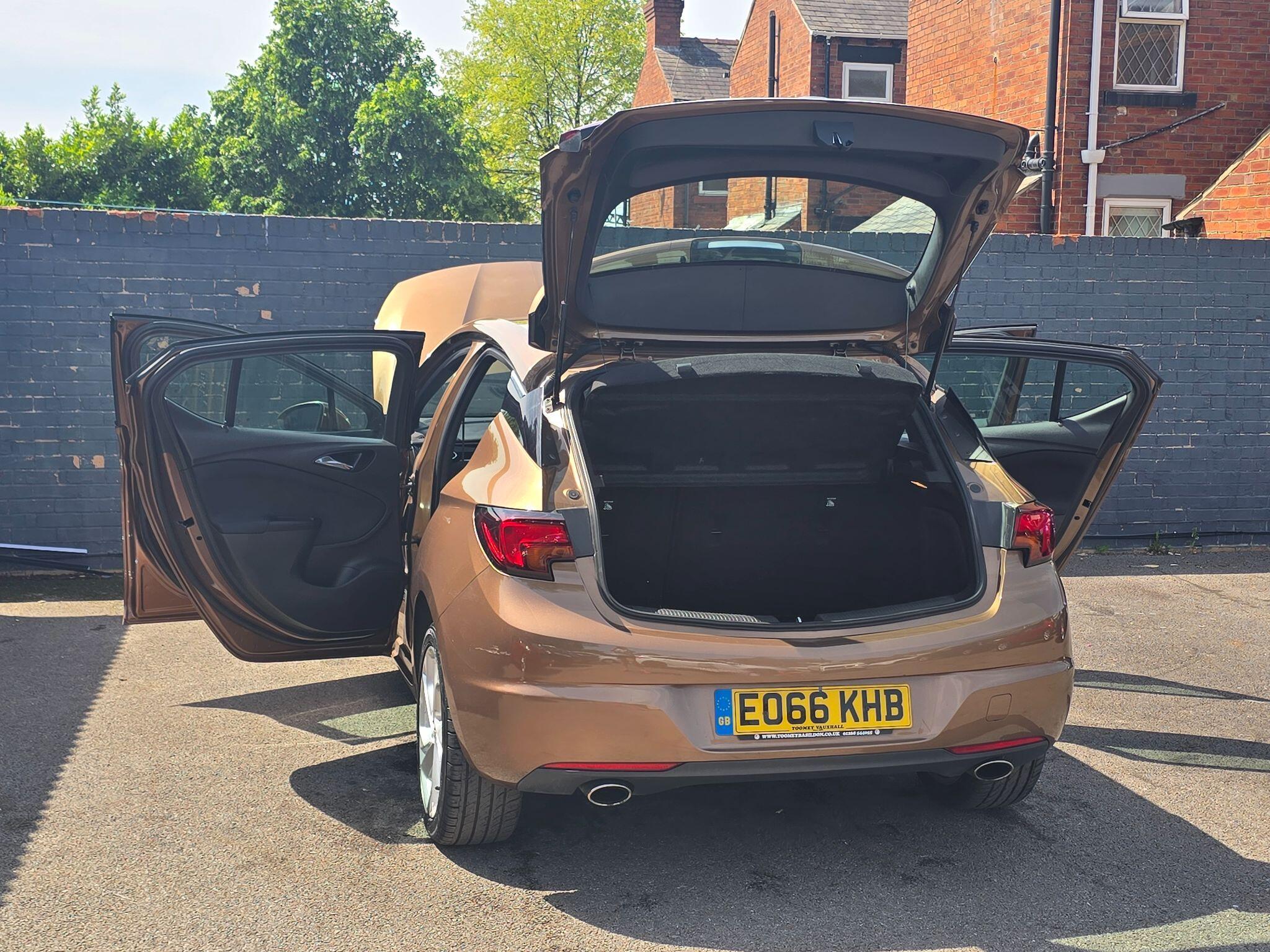 Vauxhall Astra - Image 19