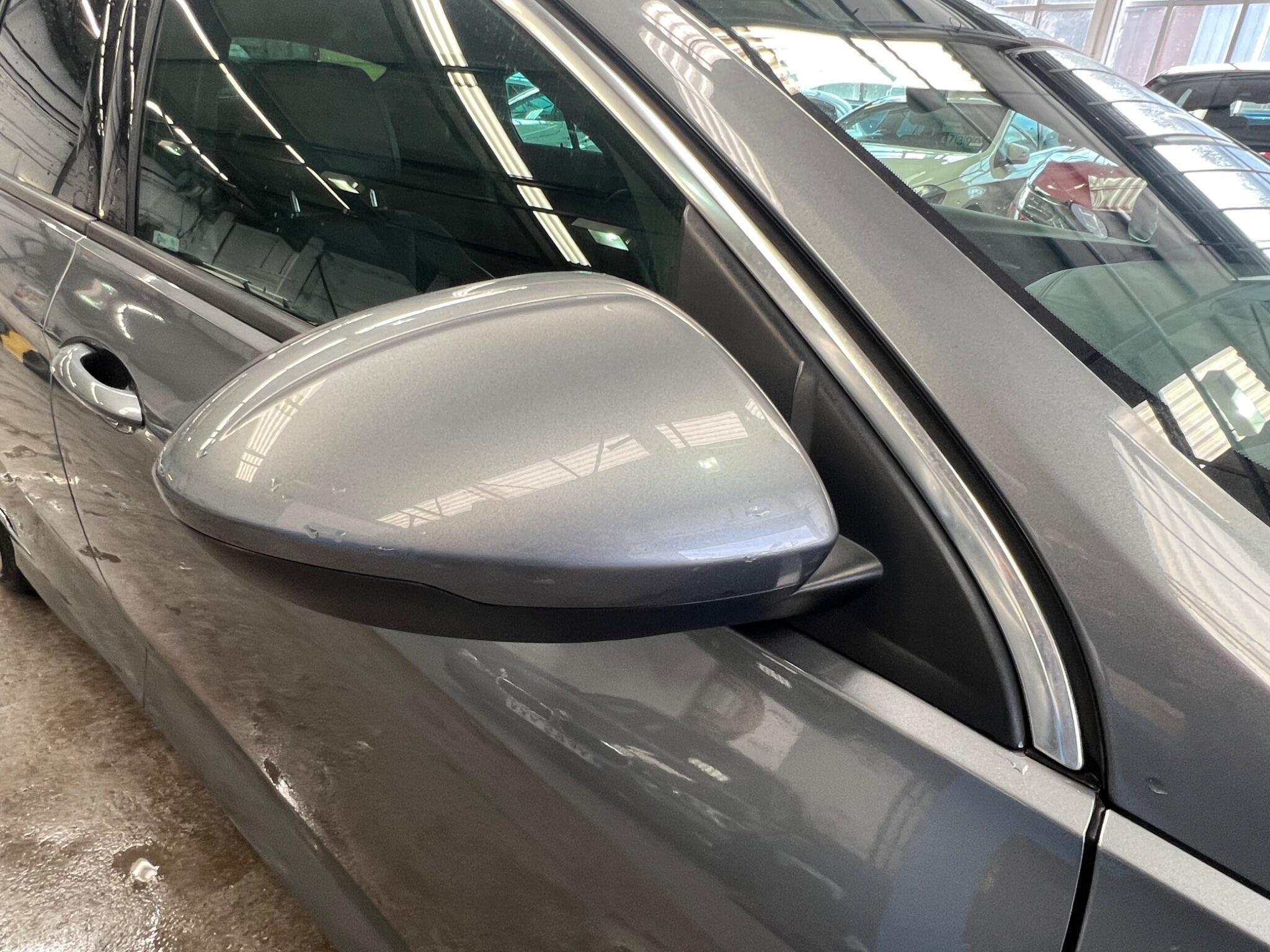 Vauxhall Insignia - Image 25