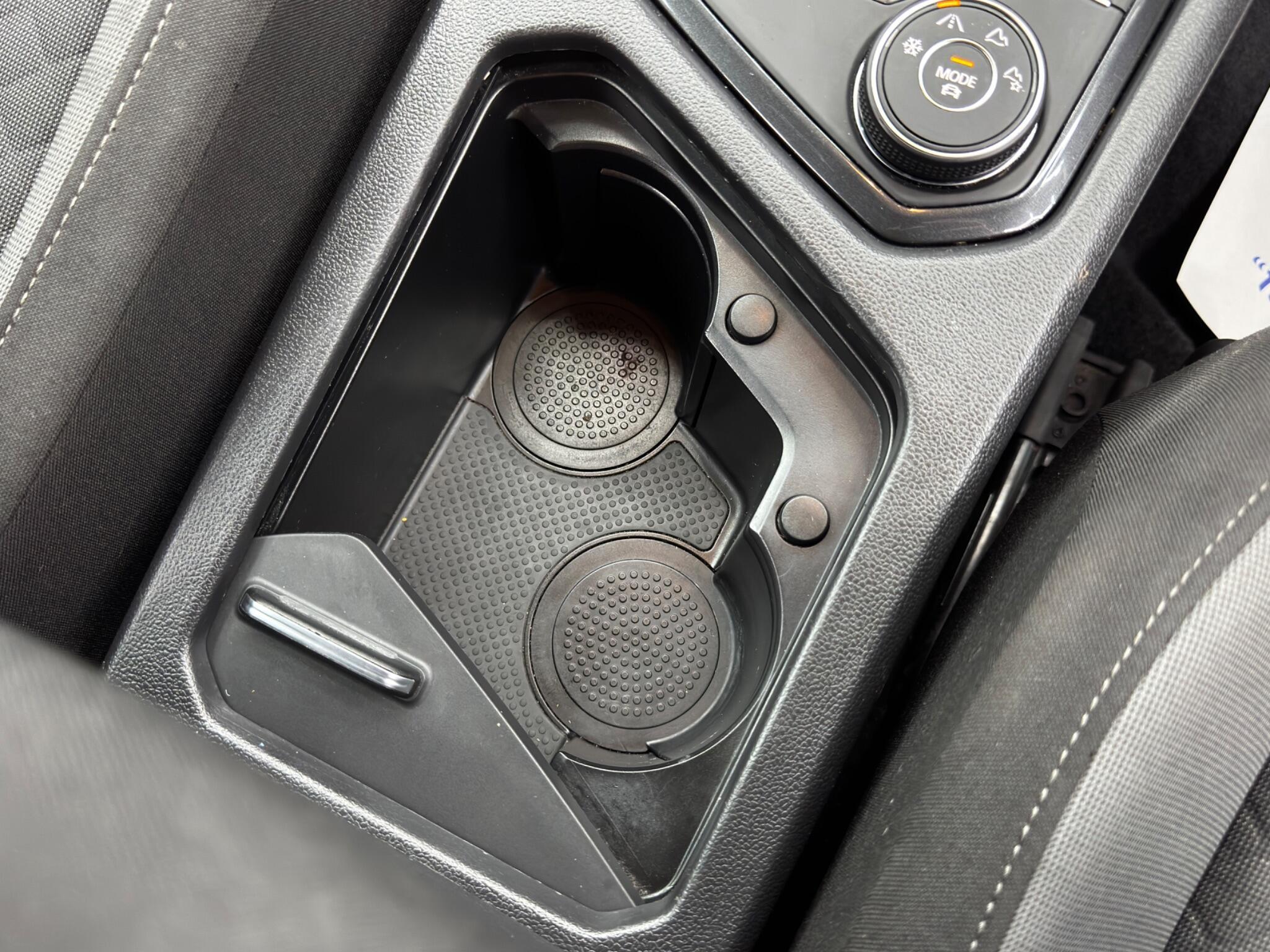 Volkswagen Tiguan - Image 25