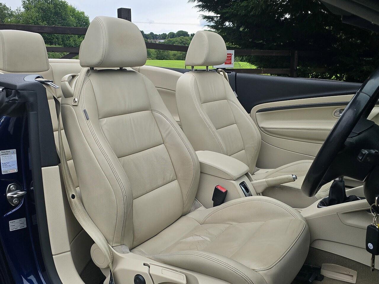 Volkswagen EOS - Image 2