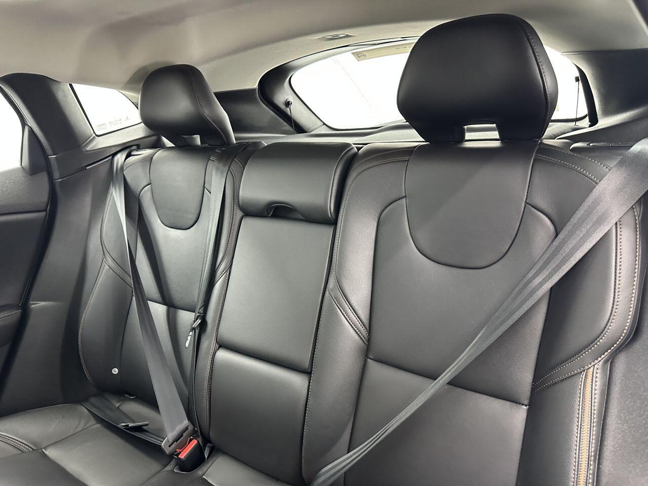 Volvo V40 CROSS COUNTRY - Image 13
