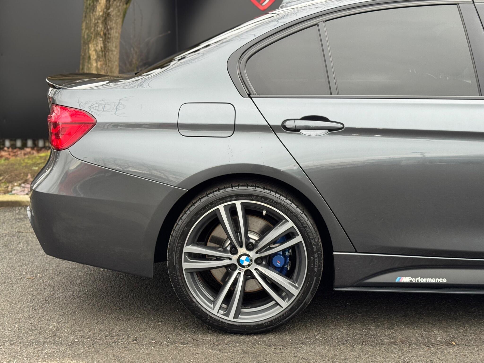 BMW 3 Series - Image 22