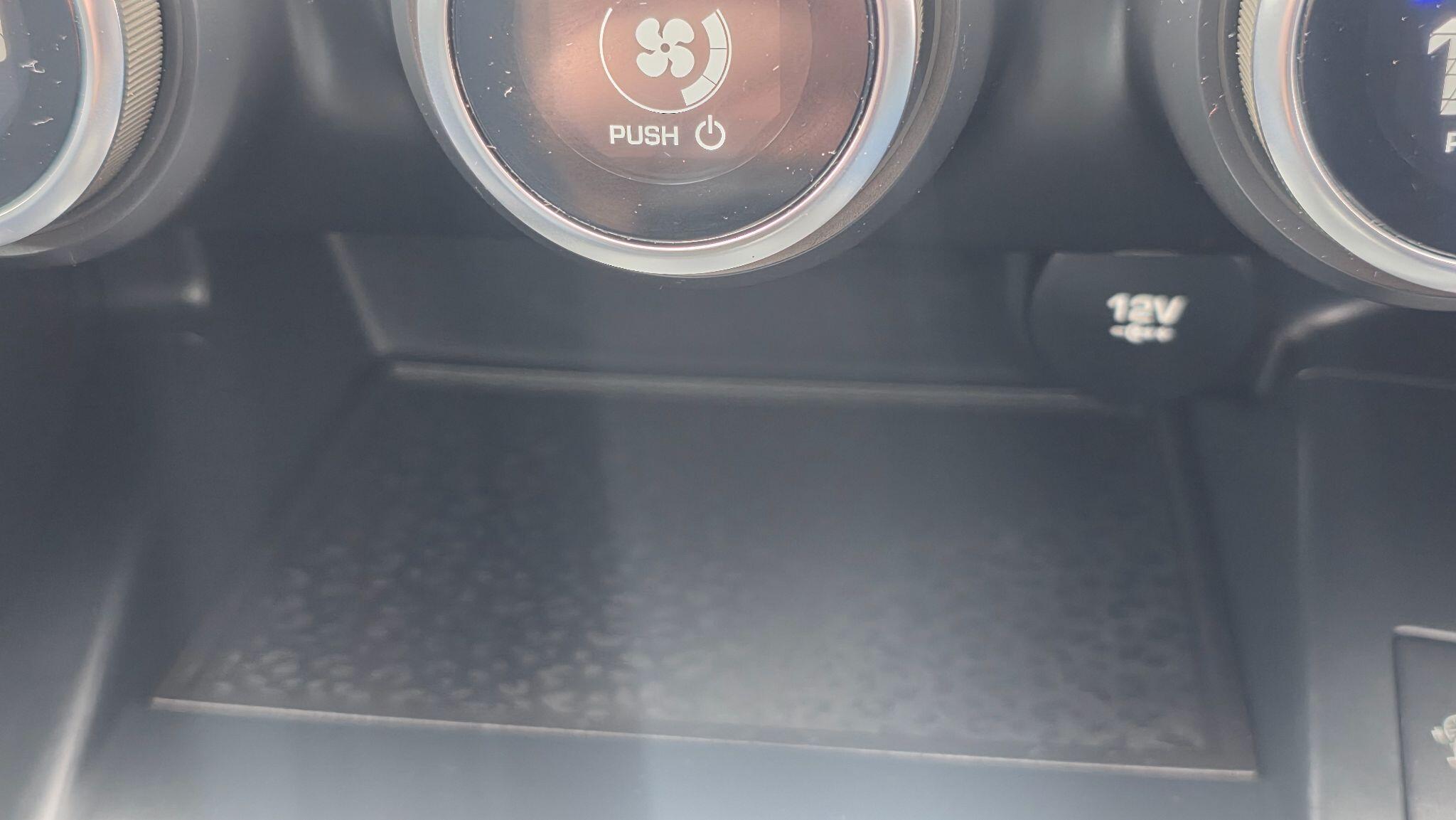 Jaguar E-Pace - Image 39