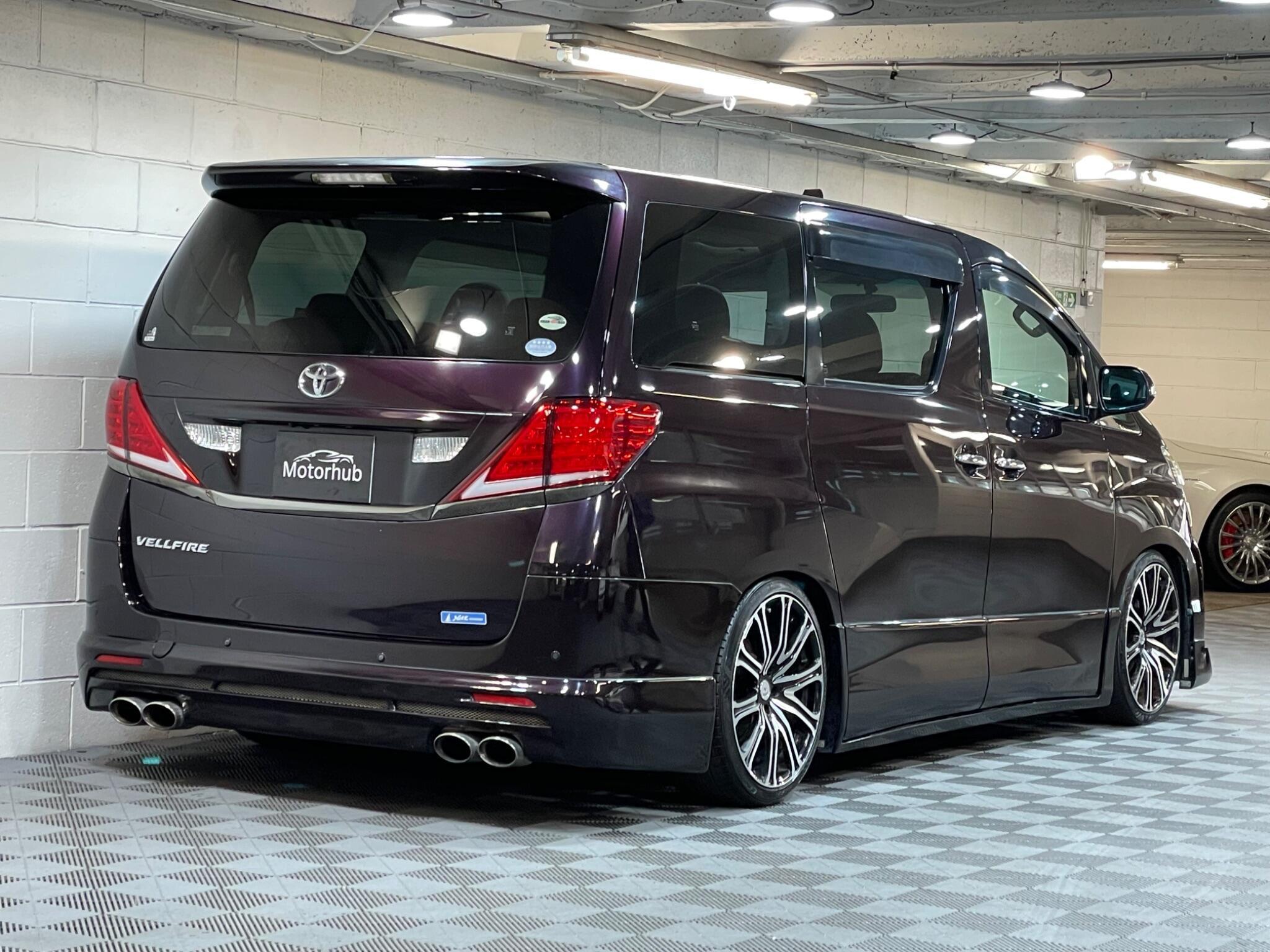 Toyota Vellfire - Image 5