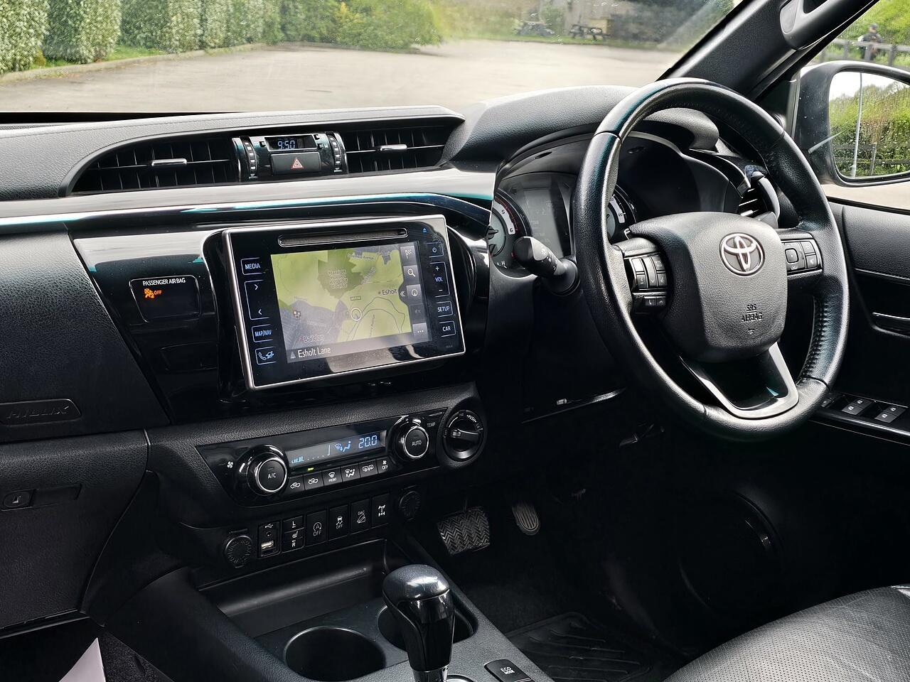 Toyota Hilux - Image 2