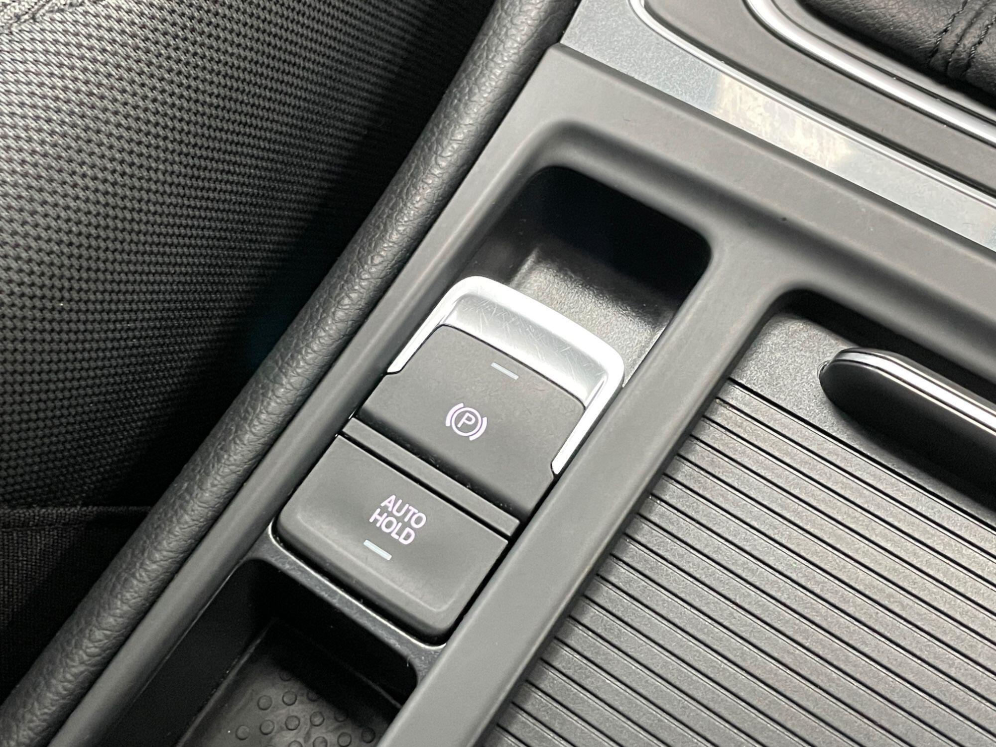 Volkswagen Golf - Image 49