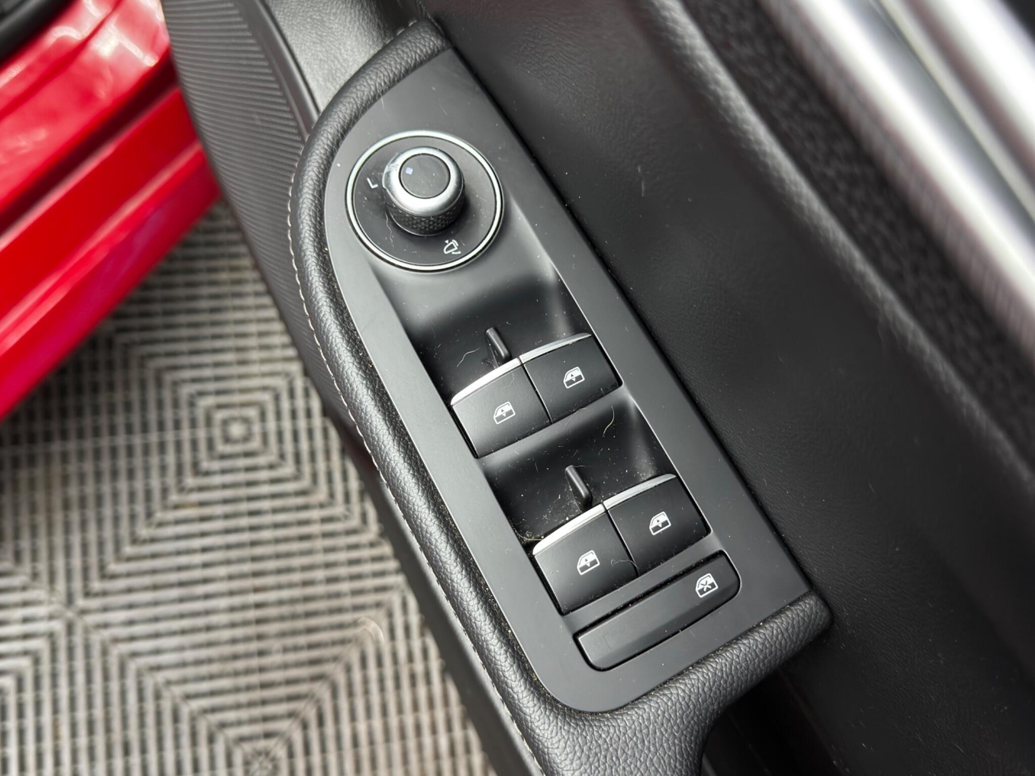 Alfa Romeo Giulia - Image 43