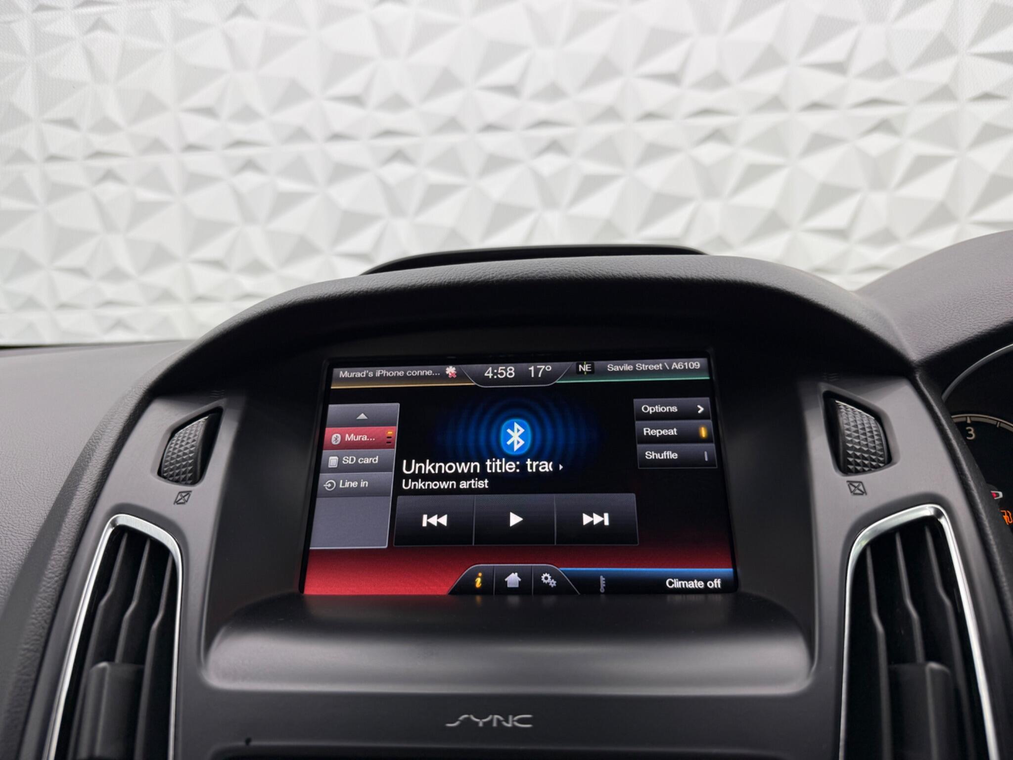 Ford Focus - Image 44