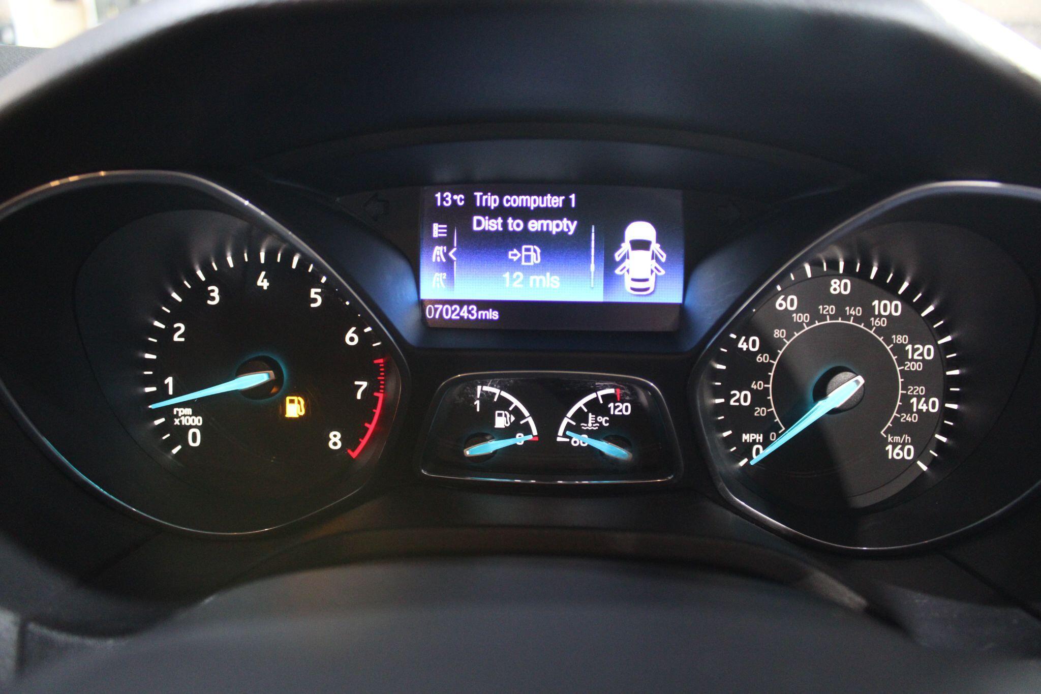 Ford Focus - Image 26