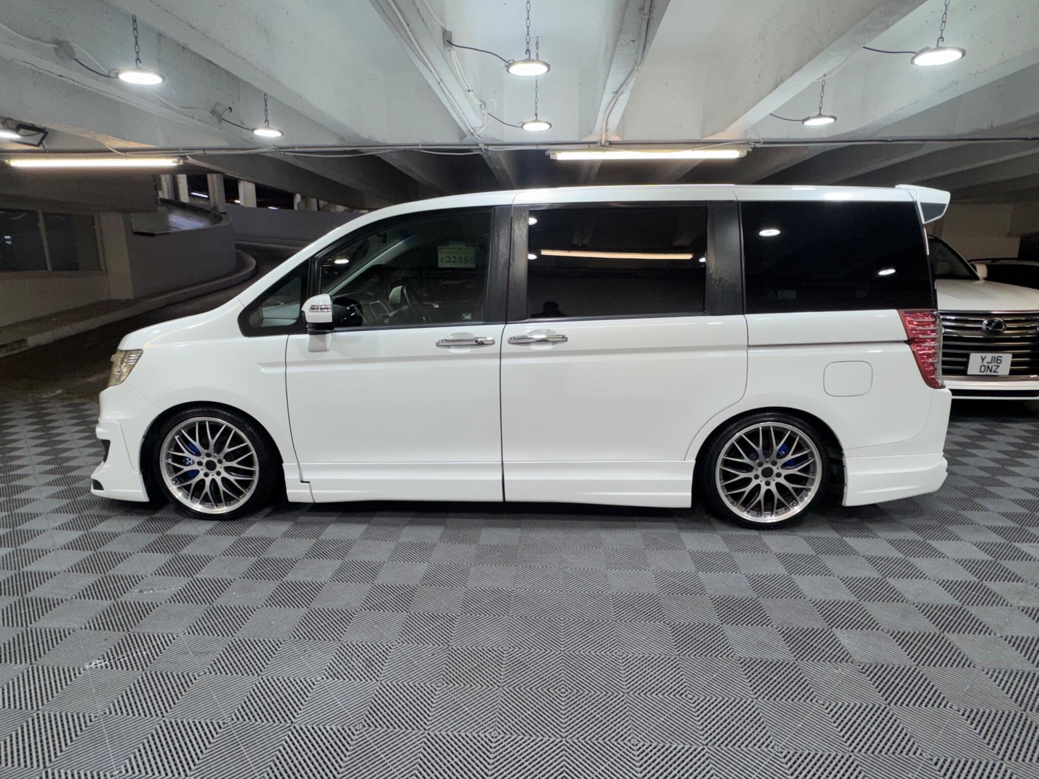 Honda Stepwagon - Image 2