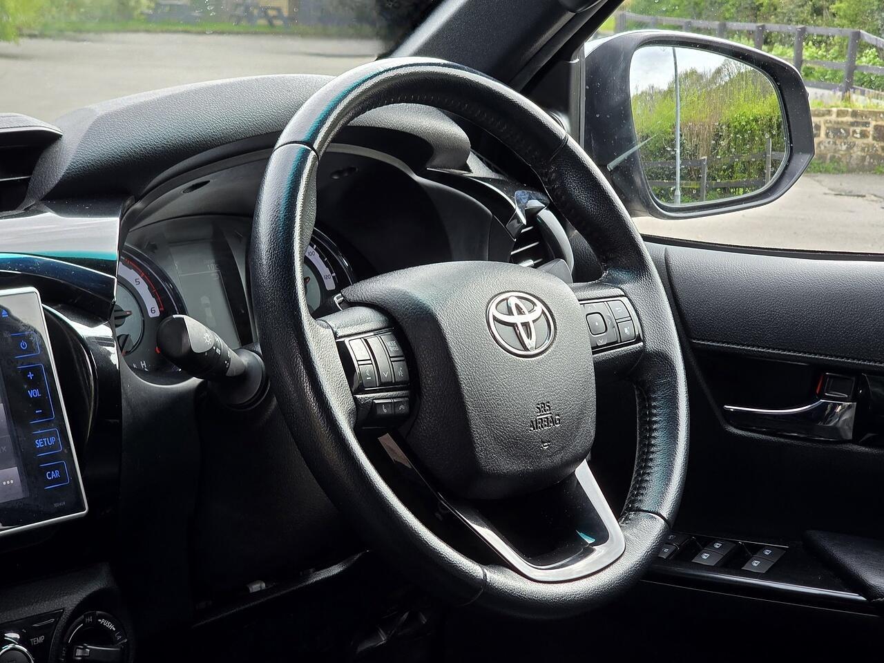 Toyota Hilux - Image 7