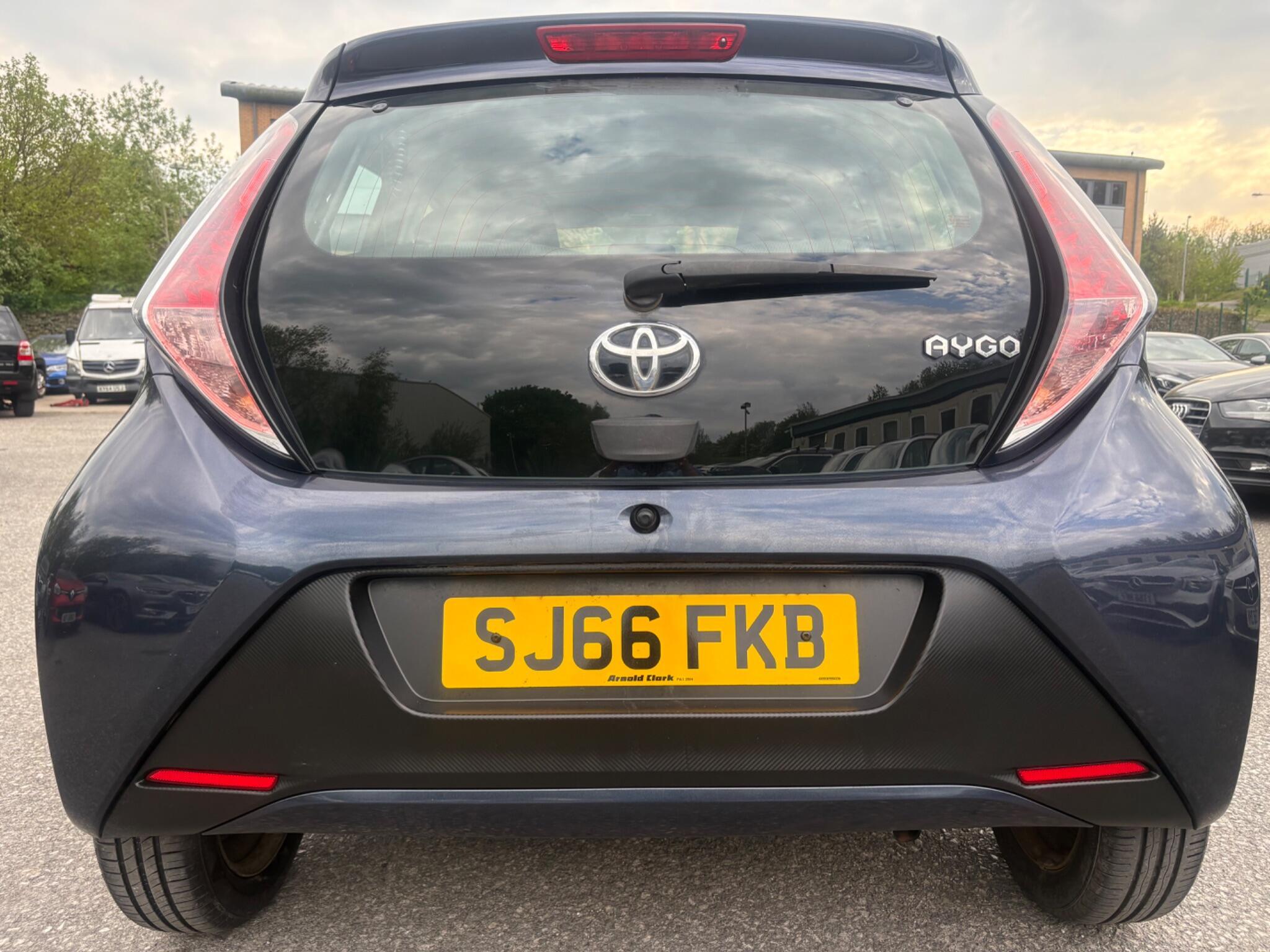 Toyota Aygo - Image 17