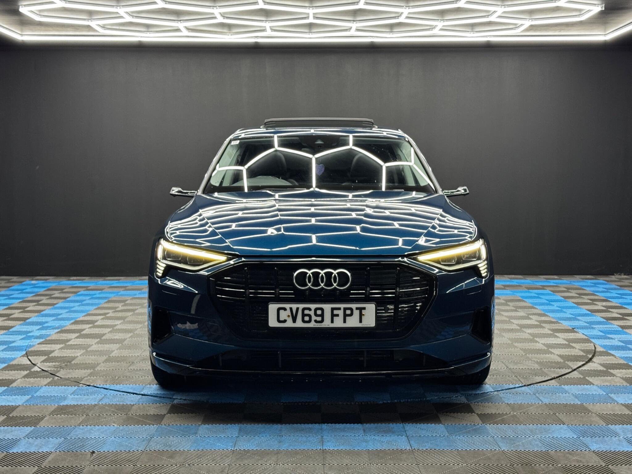 Audi E-Tron - Image 2