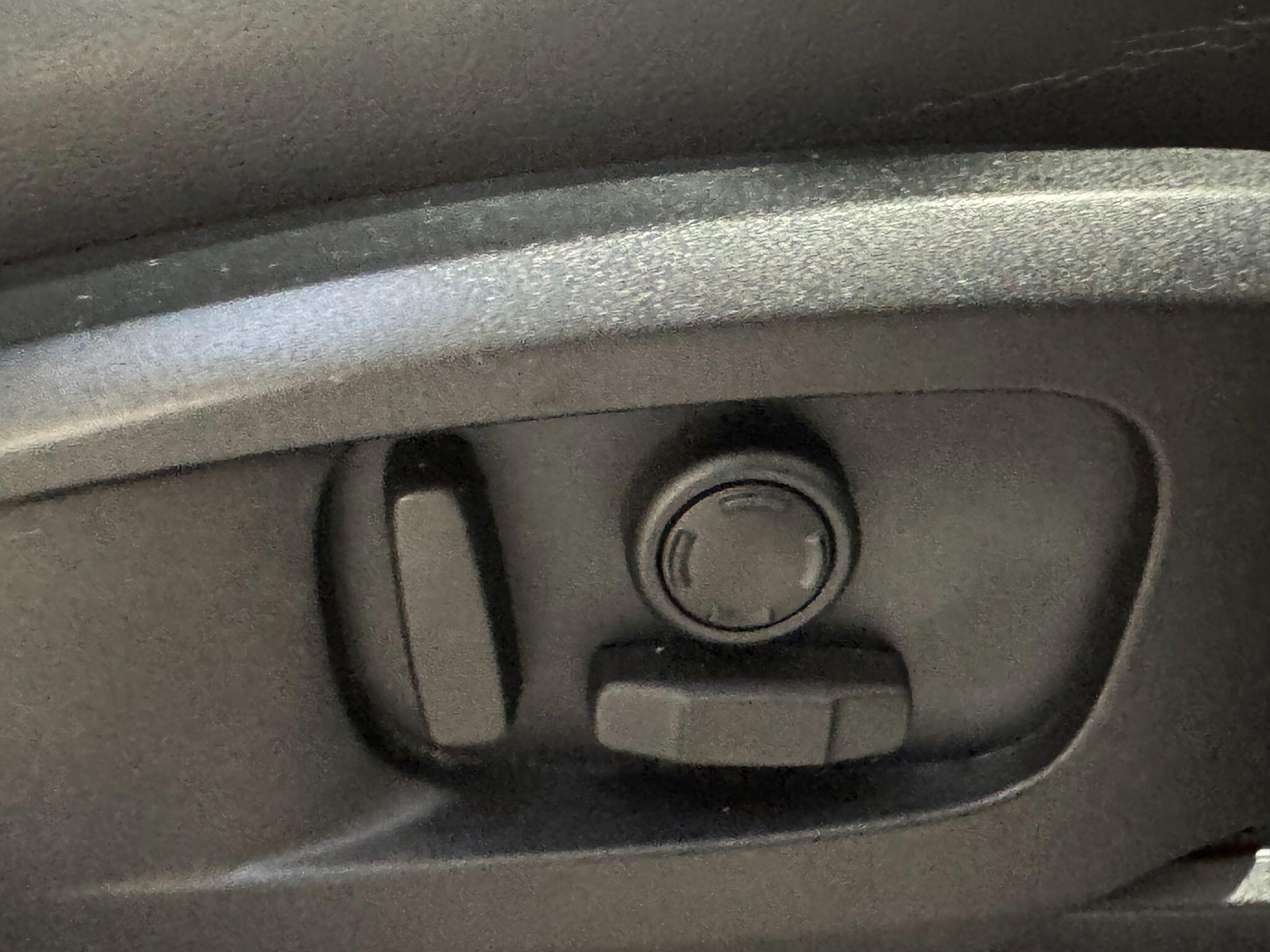 Land Rover Defender 110 - Image 92