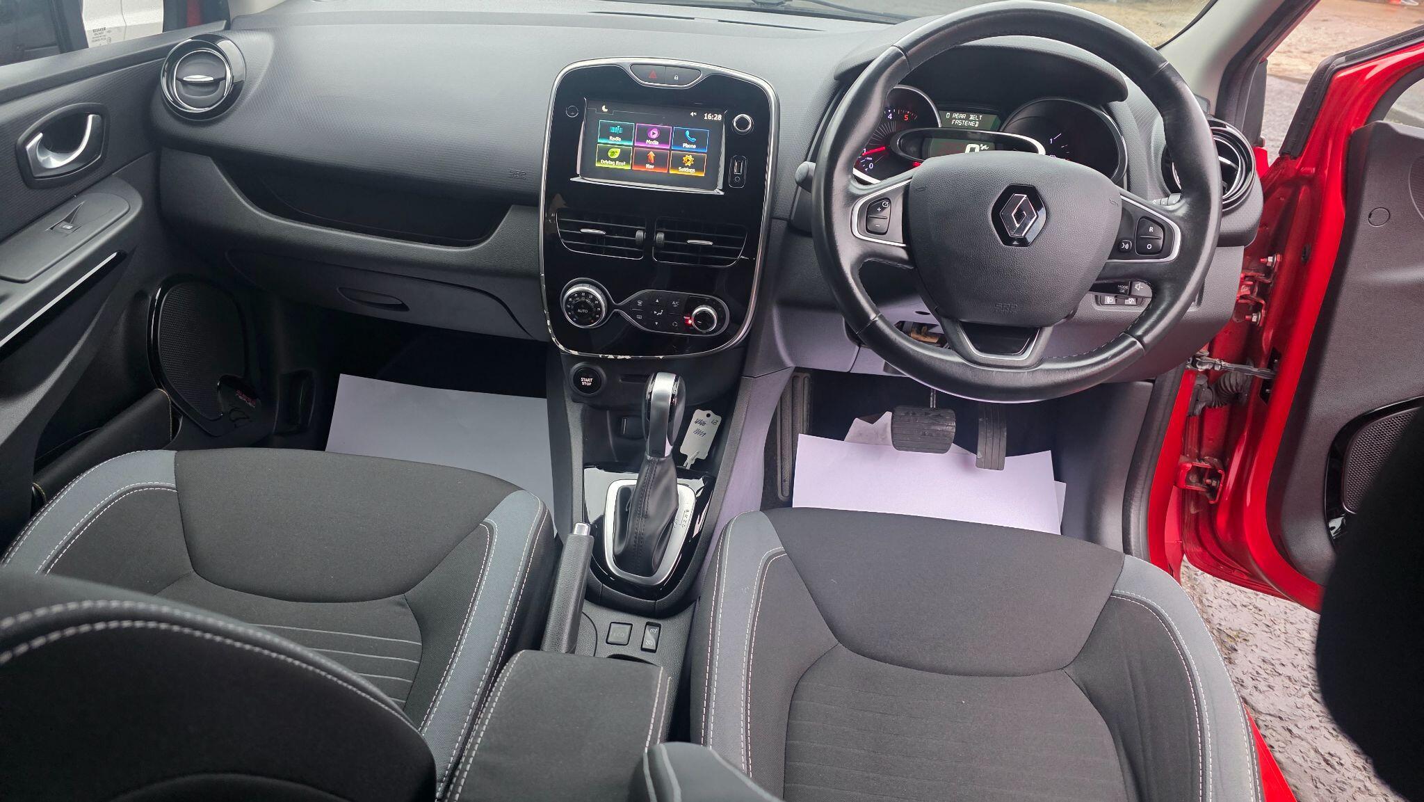 Renault Clio - Image 24