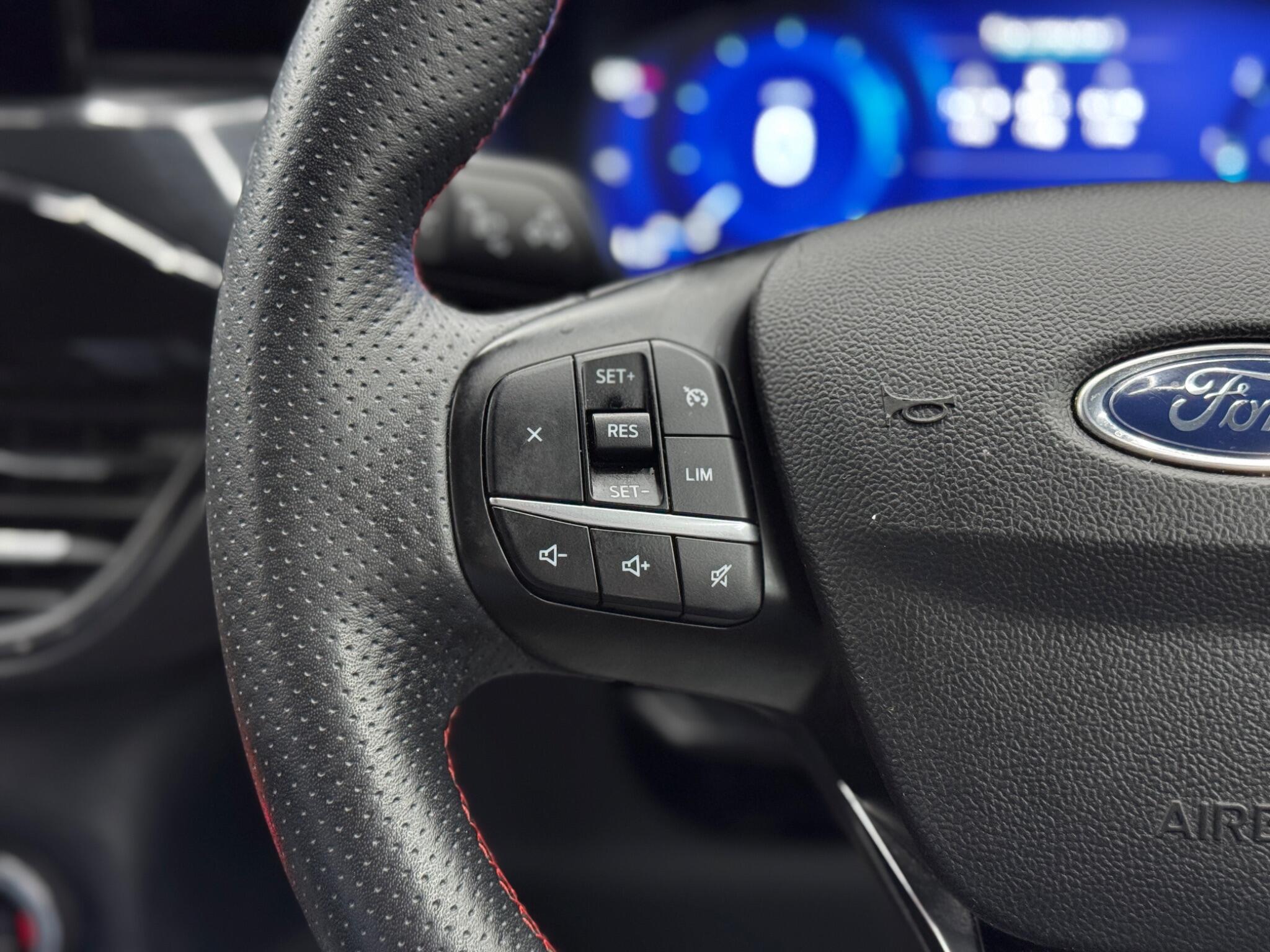Ford Kuga - Image 20