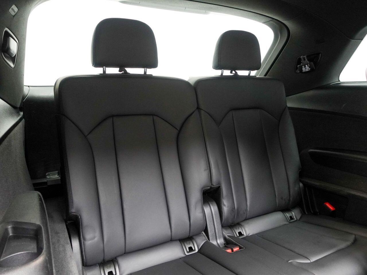 Audi Q7 - Image 20