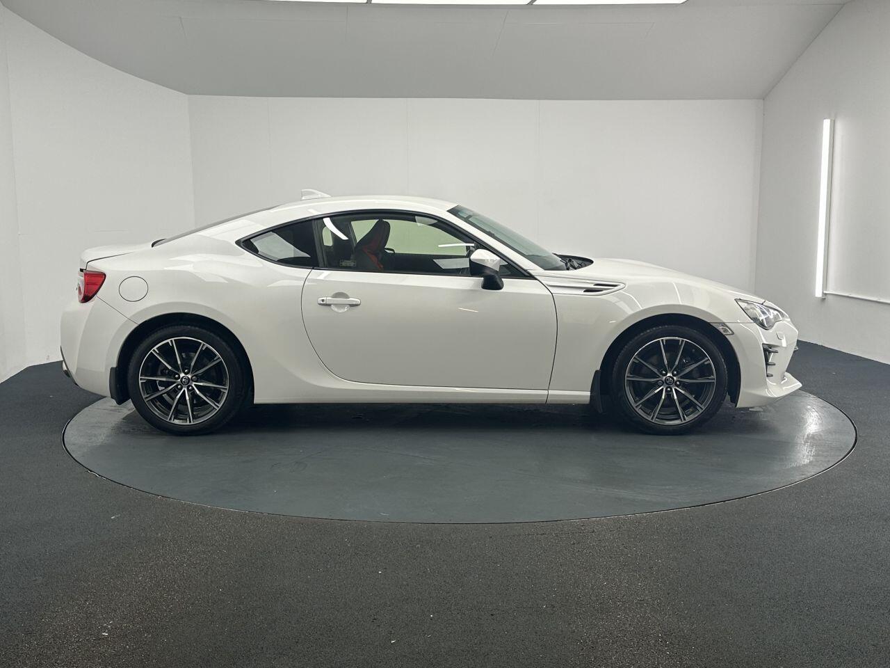 Toyota GT86 - Image 10