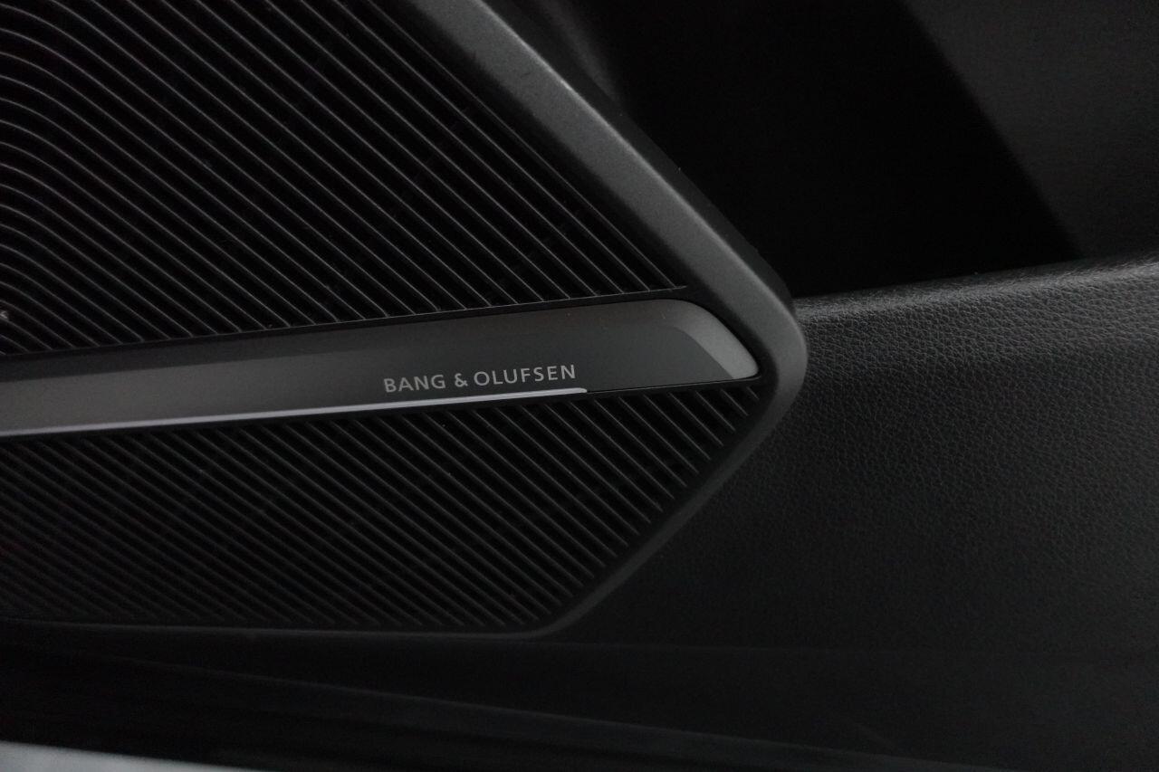 Audi SQ5 - Image 20
