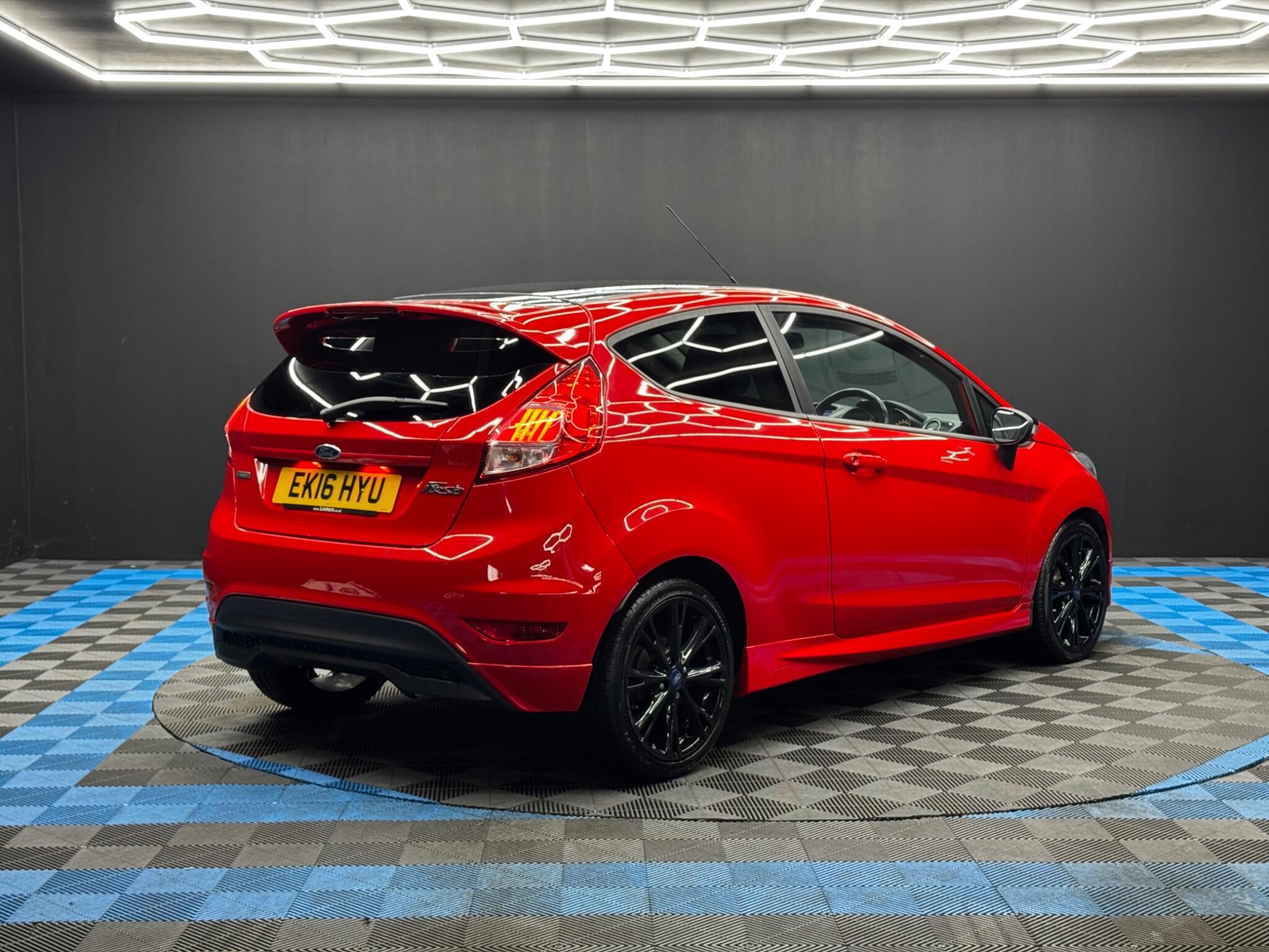 Ford Fiesta - Image 11