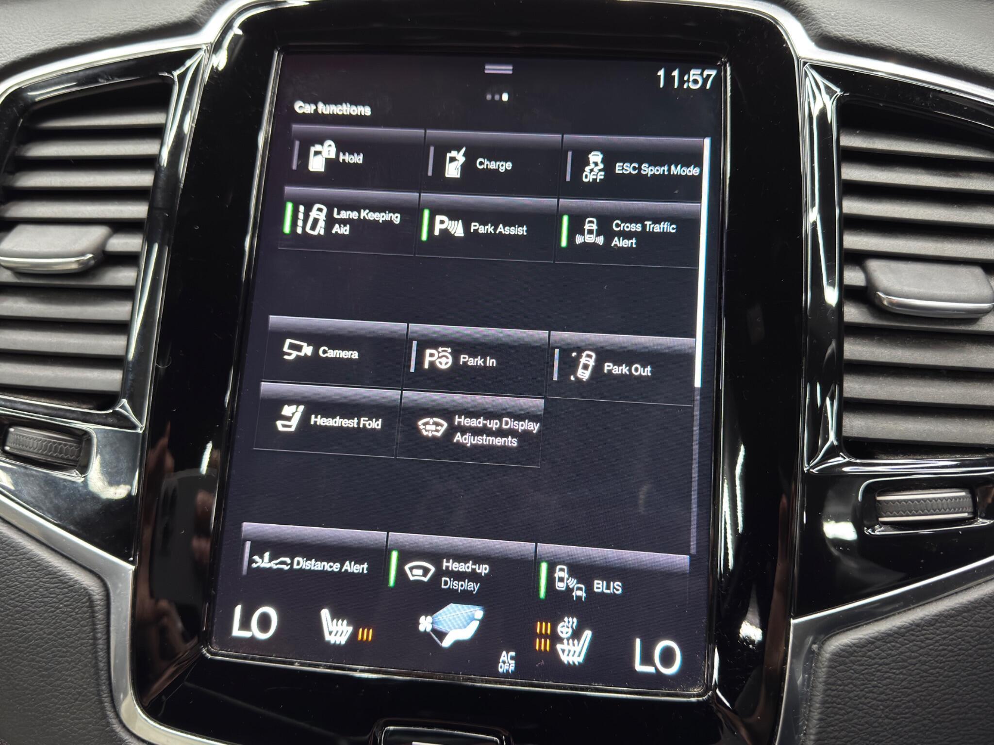 Volvo XC90 - Image 35