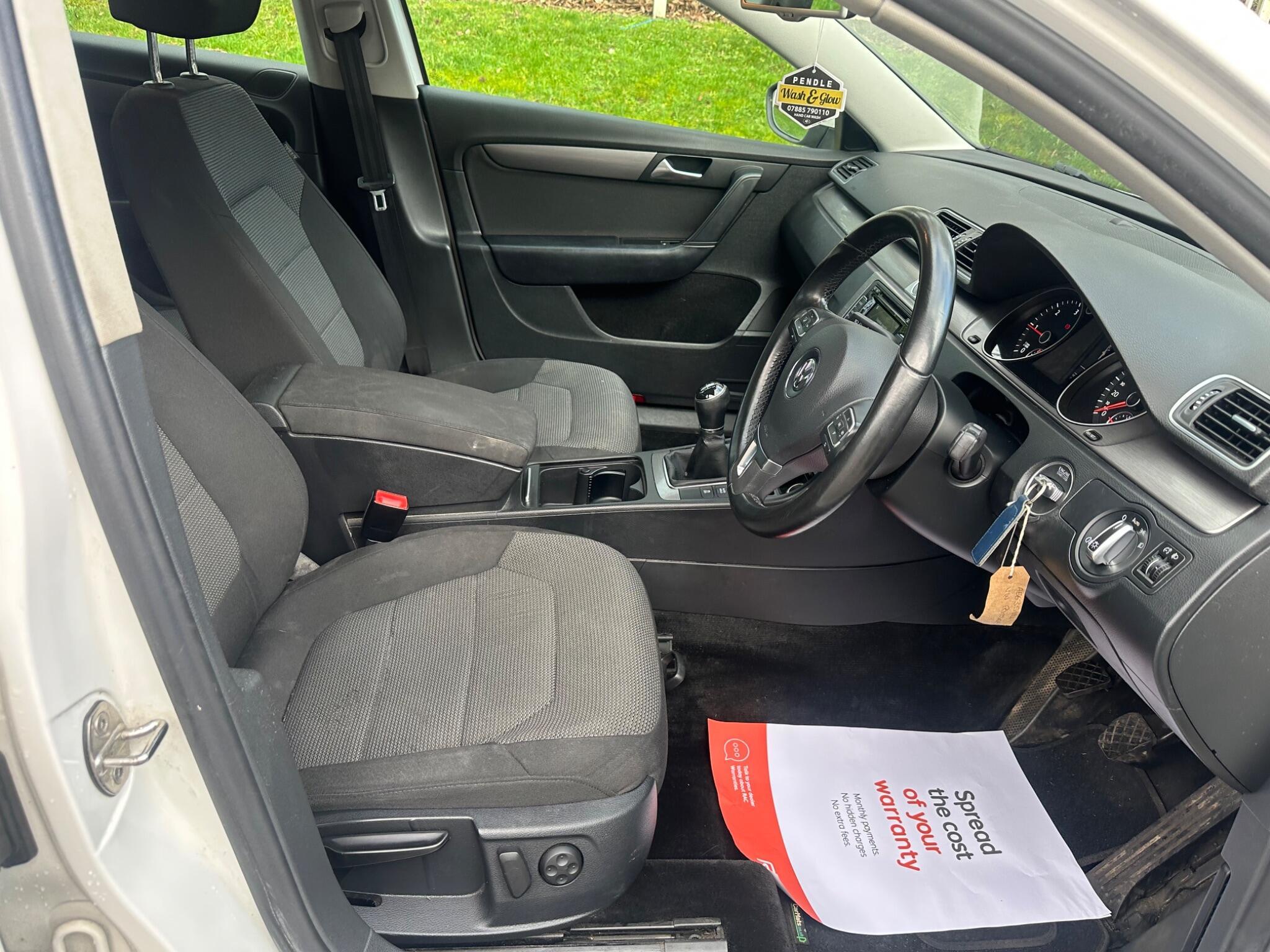 Volkswagen Passat - Image 21