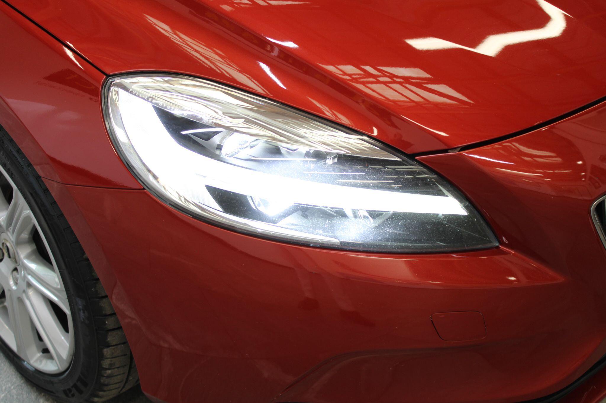 Volvo V40 - Image 30
