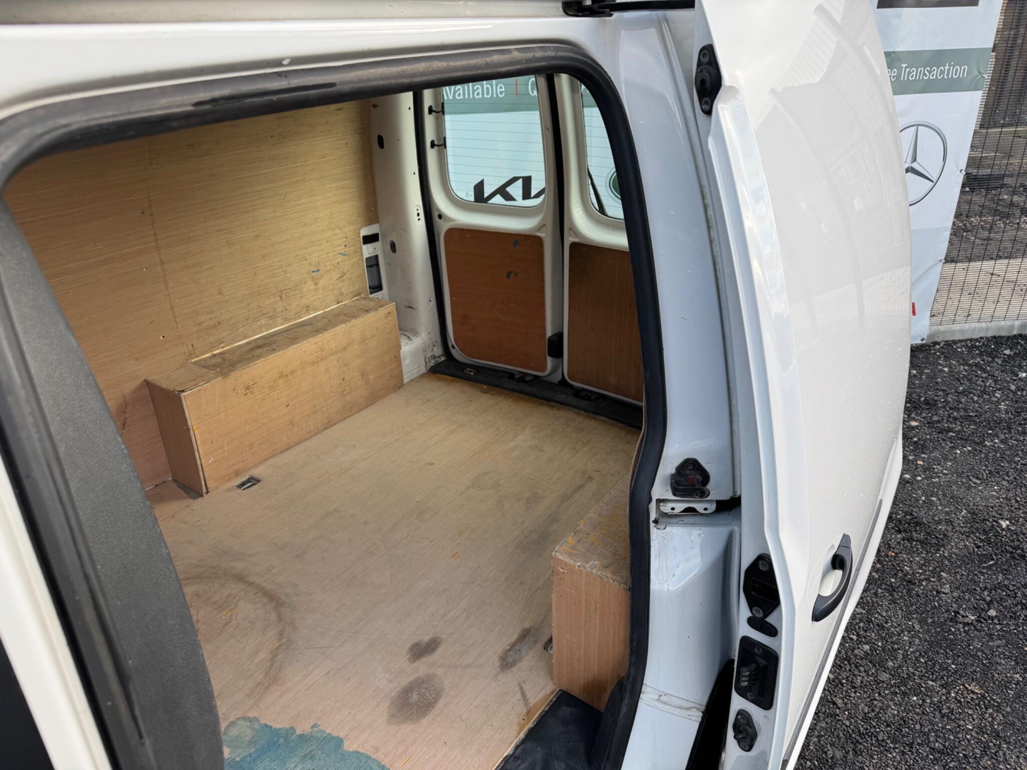 Volkswagen Caddy - Image 9