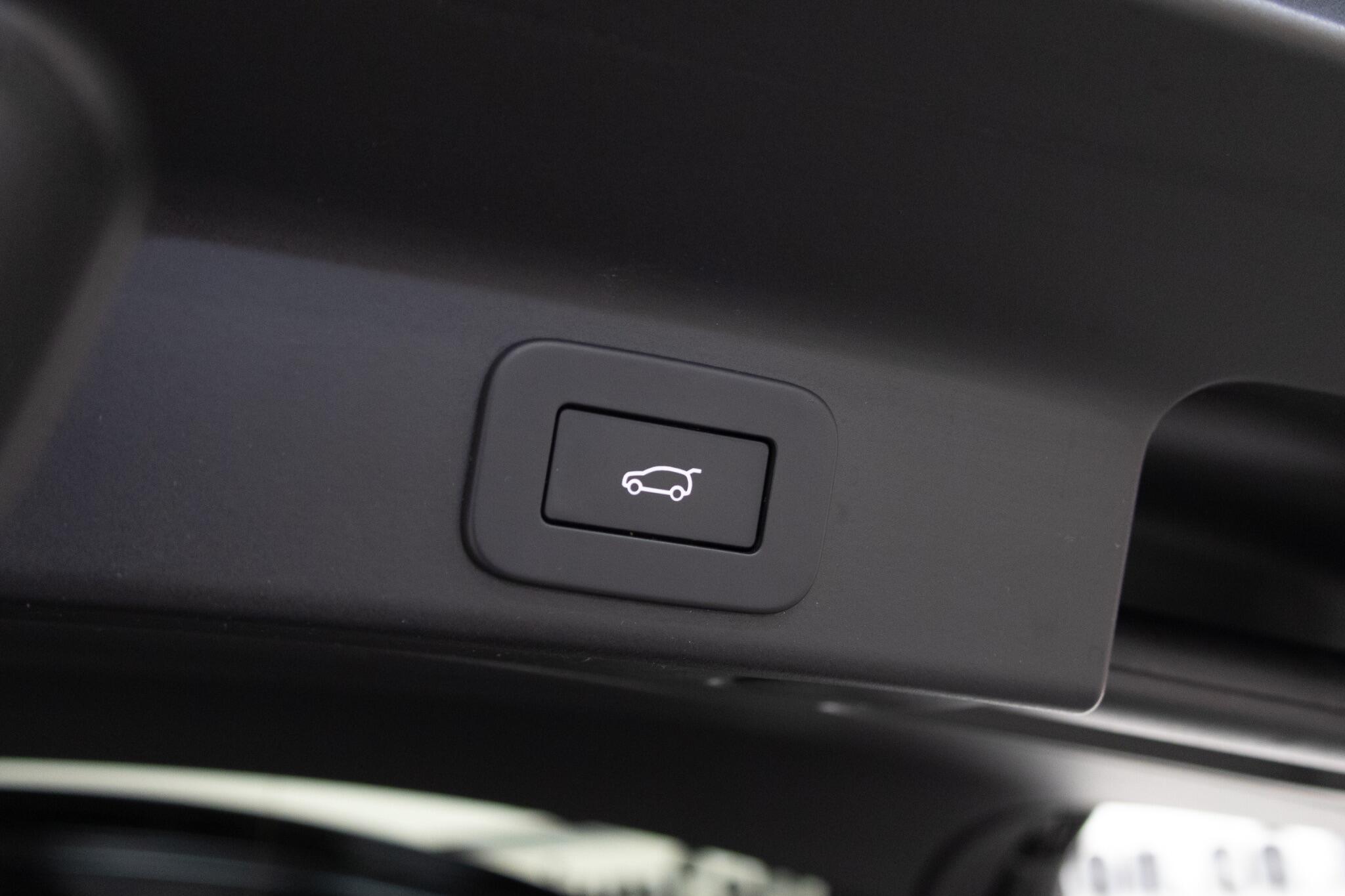 Jaguar F-Pace - Image 12