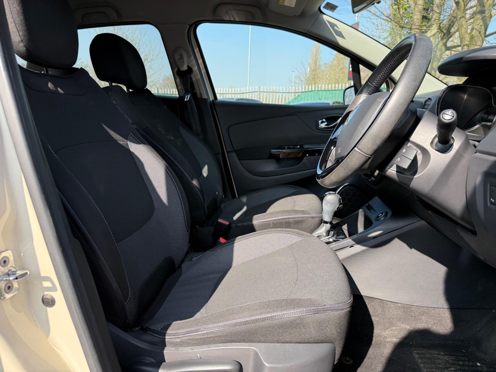 Renault Captur - Image 19