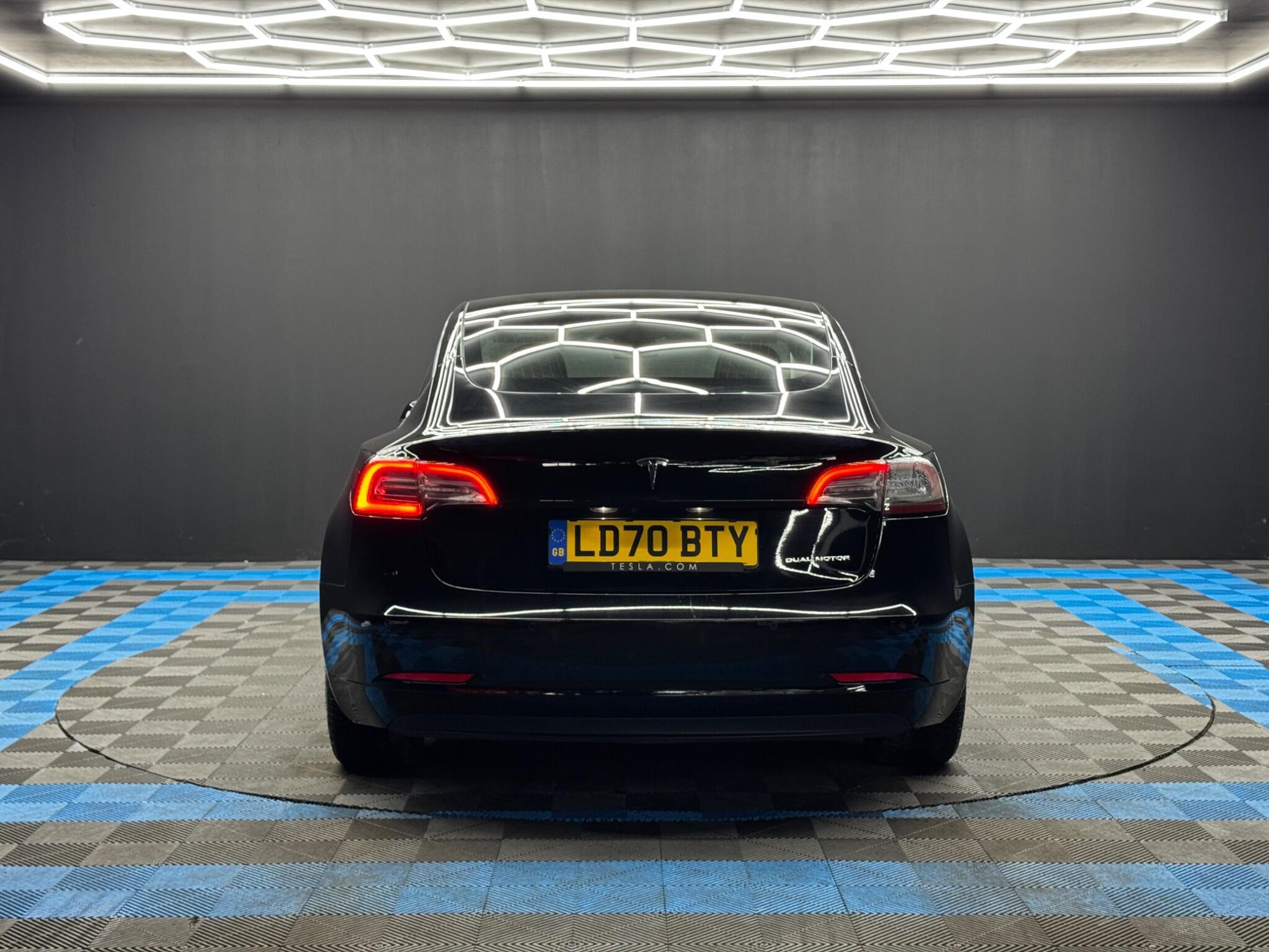 Tesla Model 3 - Image 6