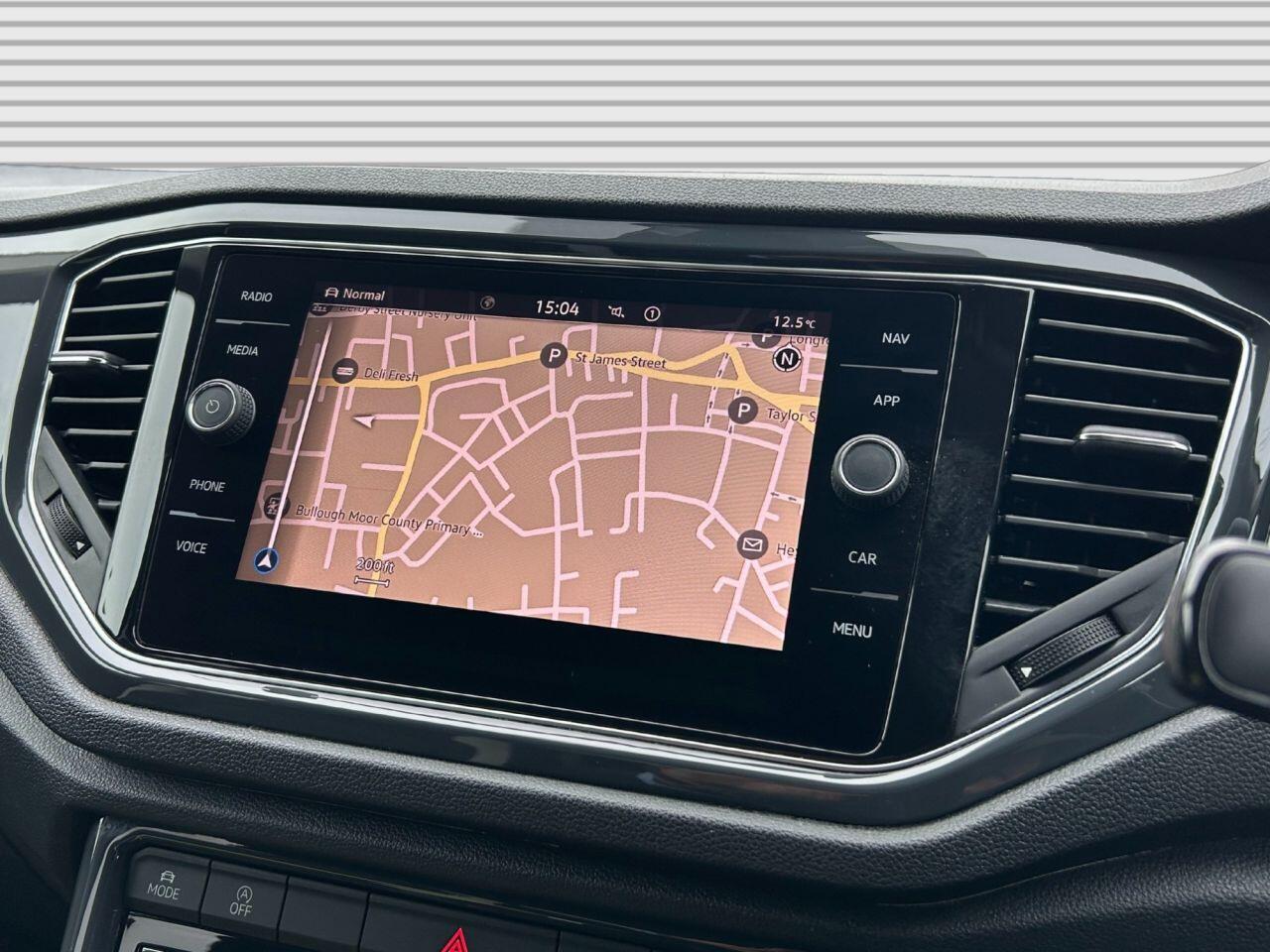 Volkswagen T-Roc - Image 28