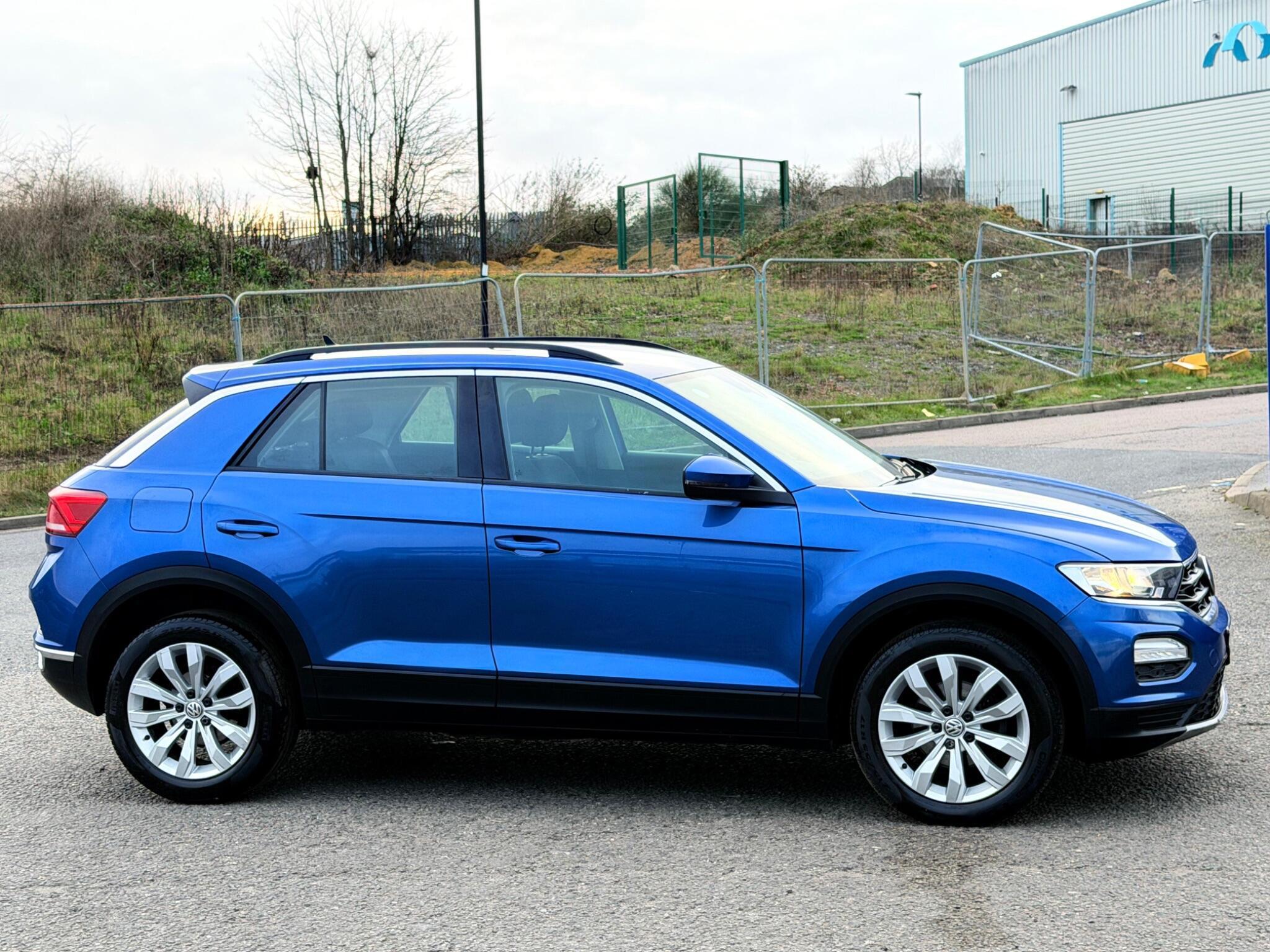 Volkswagen T-Roc - Image 21