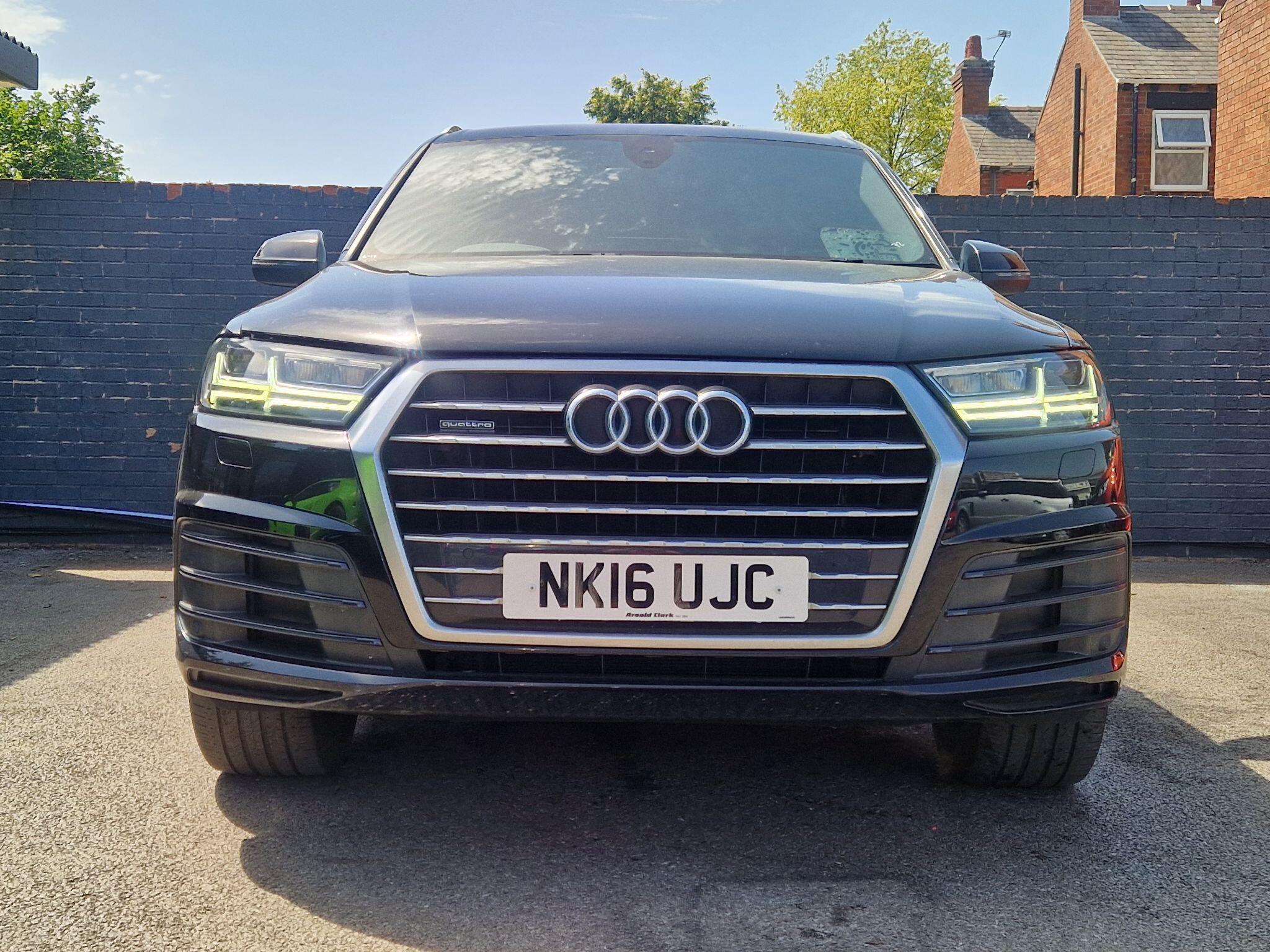 Audi Q7 - Image 17