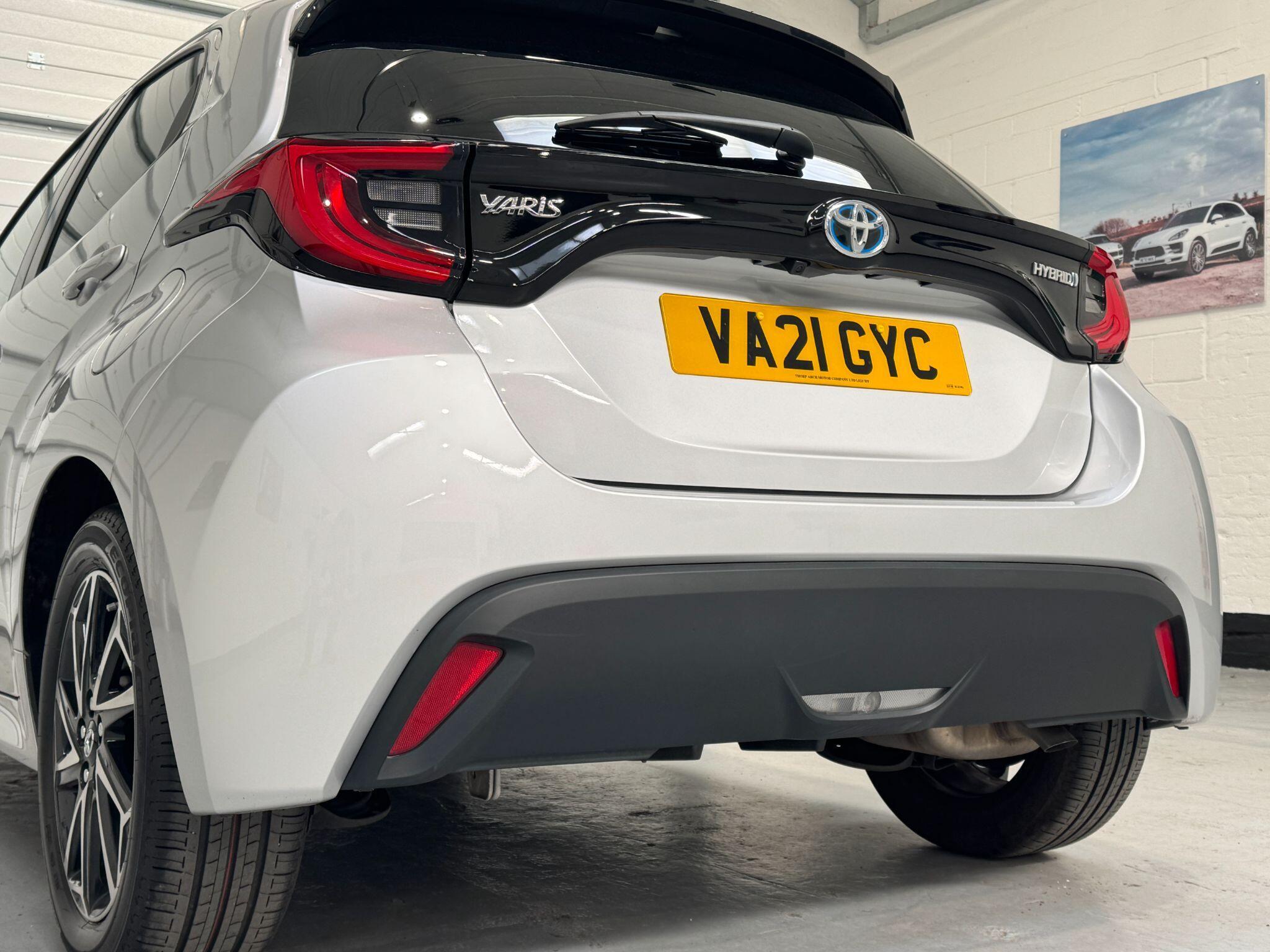 Toyota Yaris - Image 35