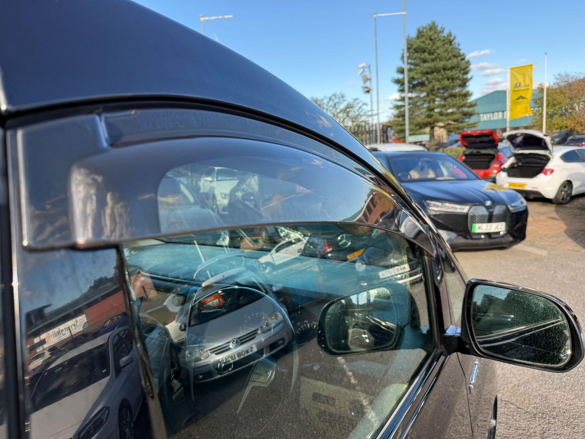 Toyota Alphard - Image 12