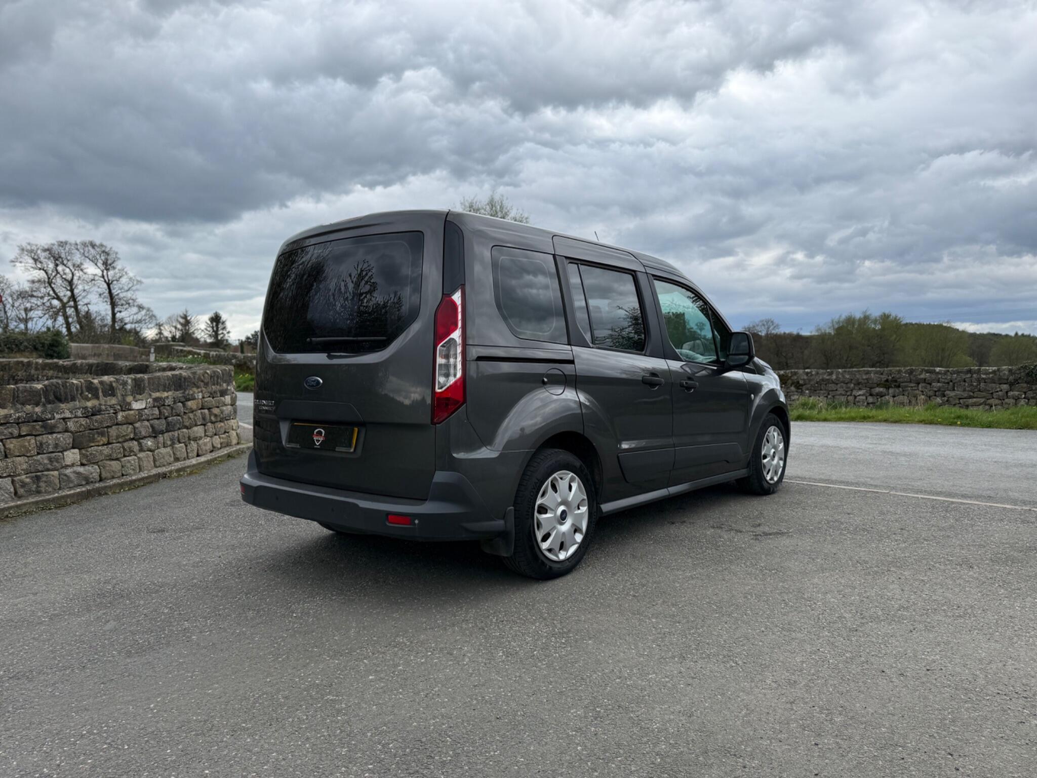 Ford Tourneo Connect - Image 11